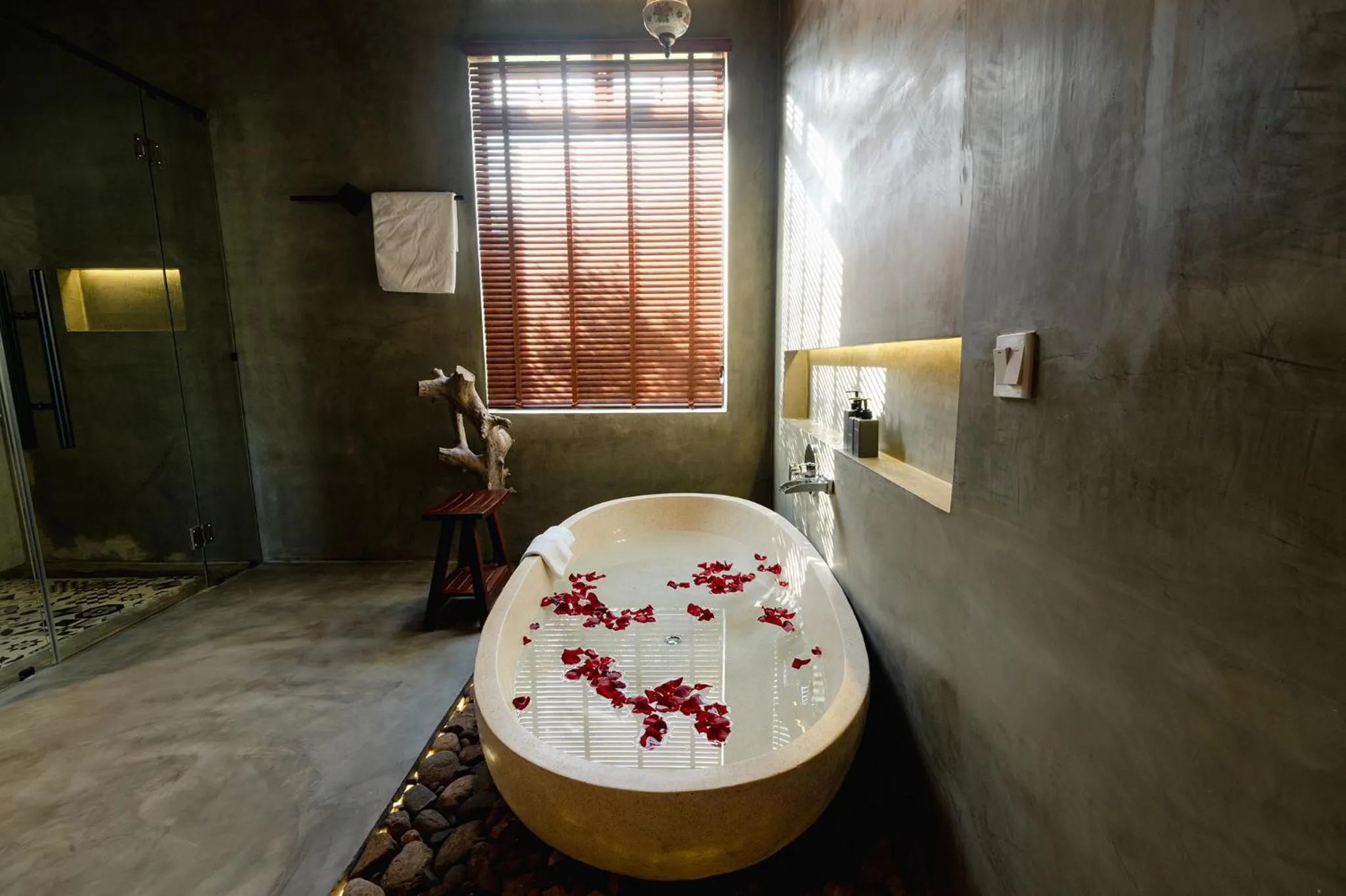 Bath in Le Chanthou Boutique