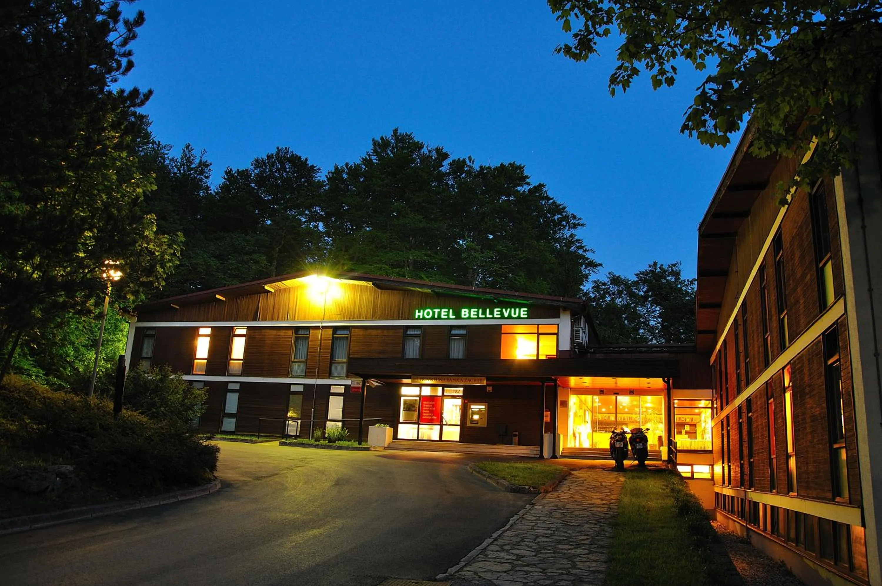 Facade/entrance in Hotel Bellevue
