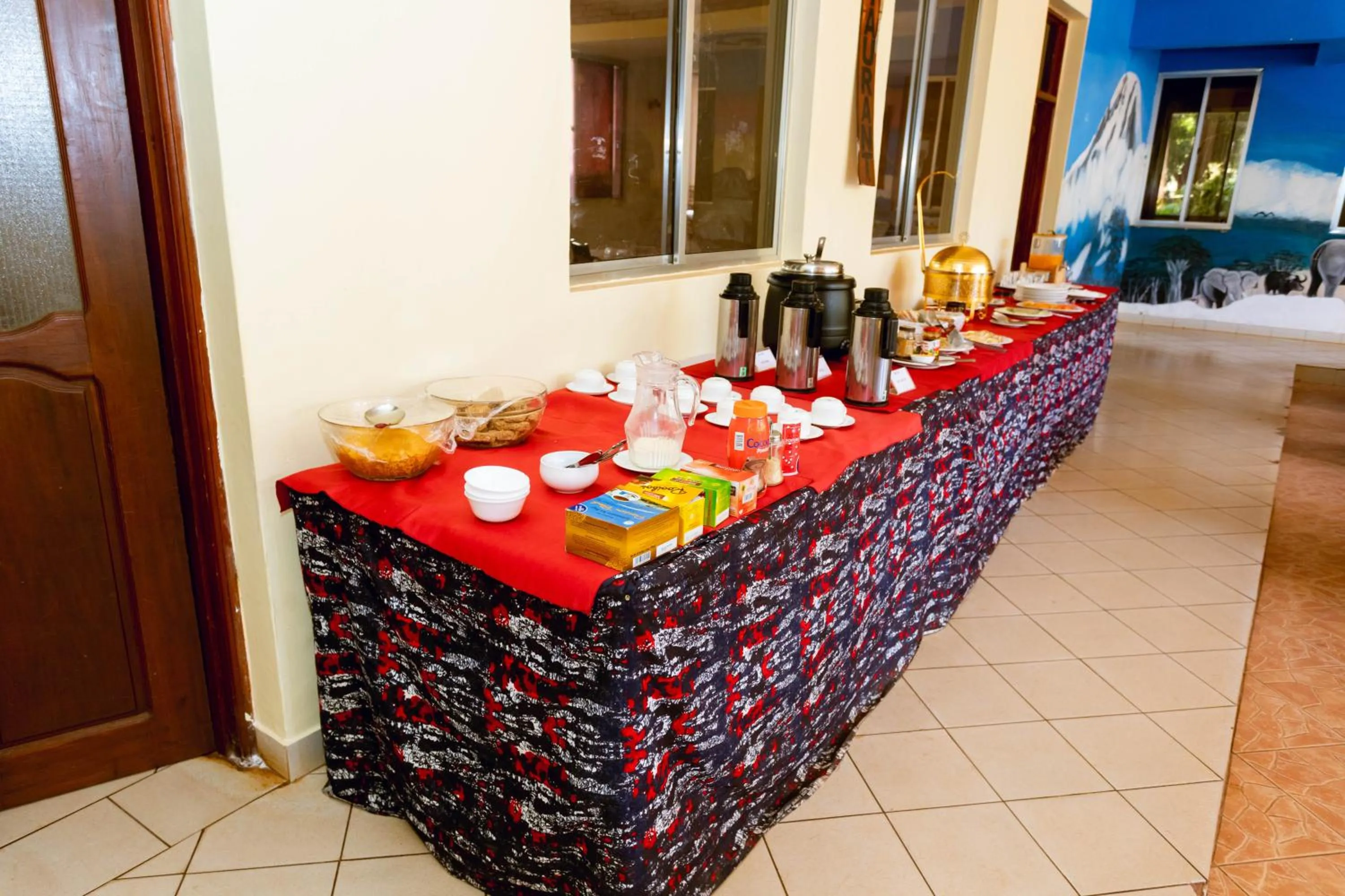 Restaurant/places to eat in Keys Hotel Mbokomu Branch