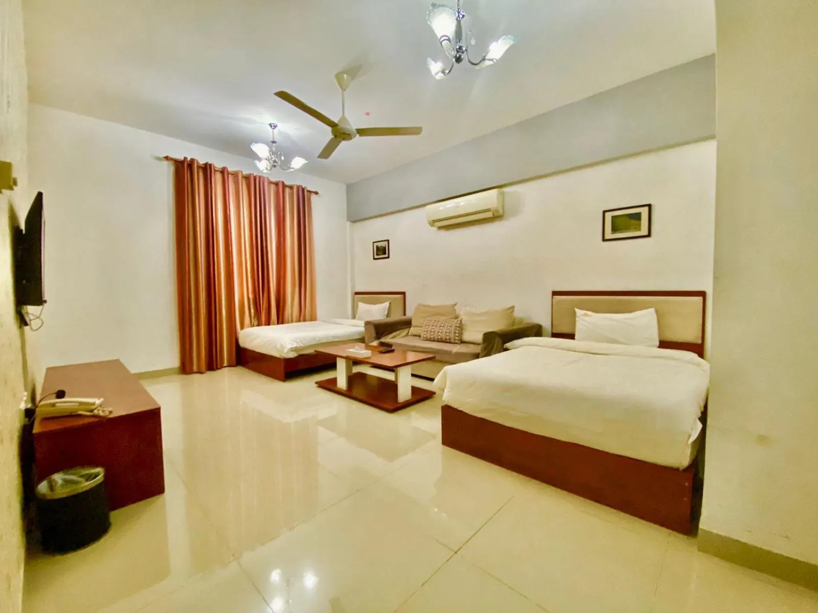 Bed in Wanasa Inn Apartments