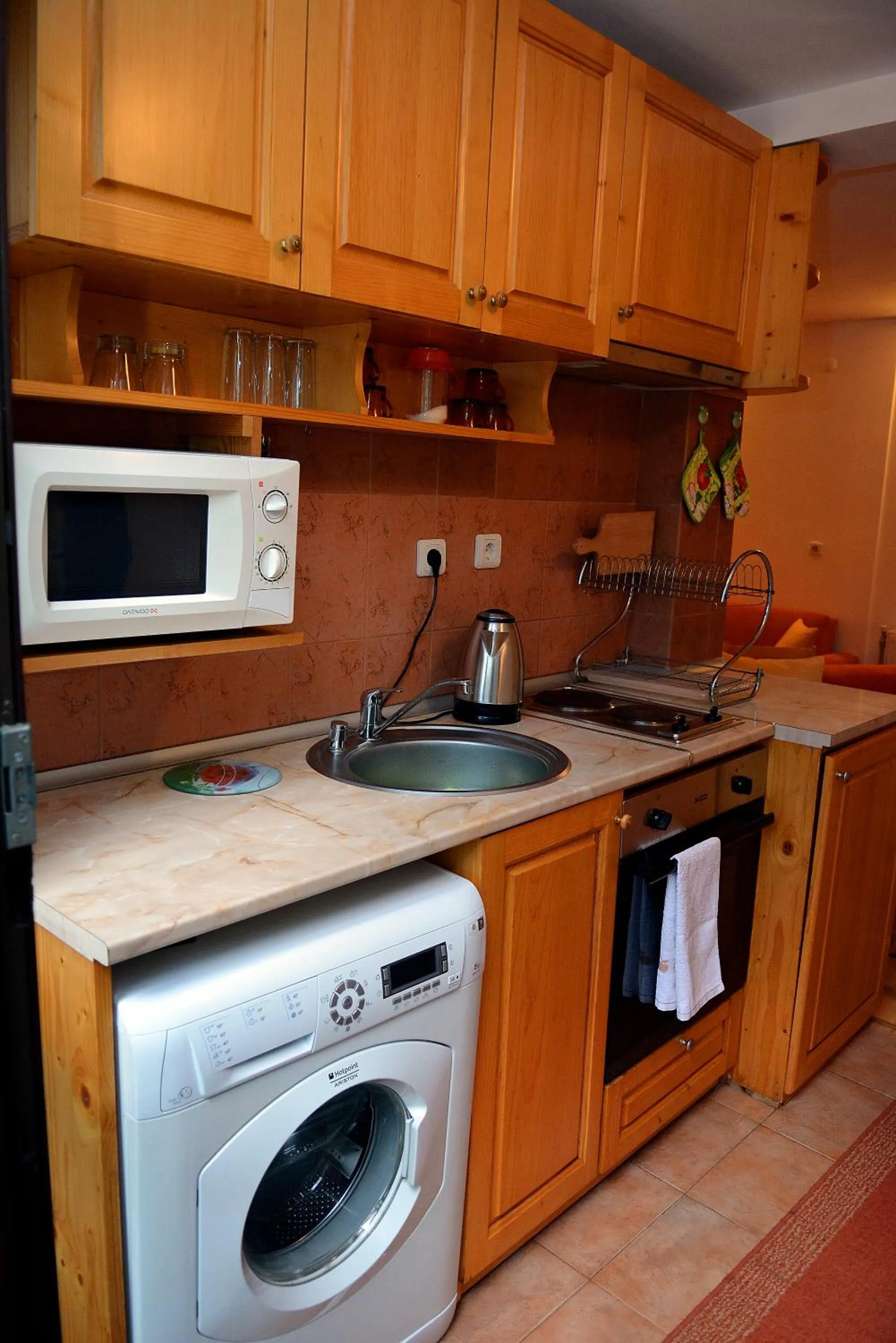 Kitchen or kitchenette in Trenchova Guest House