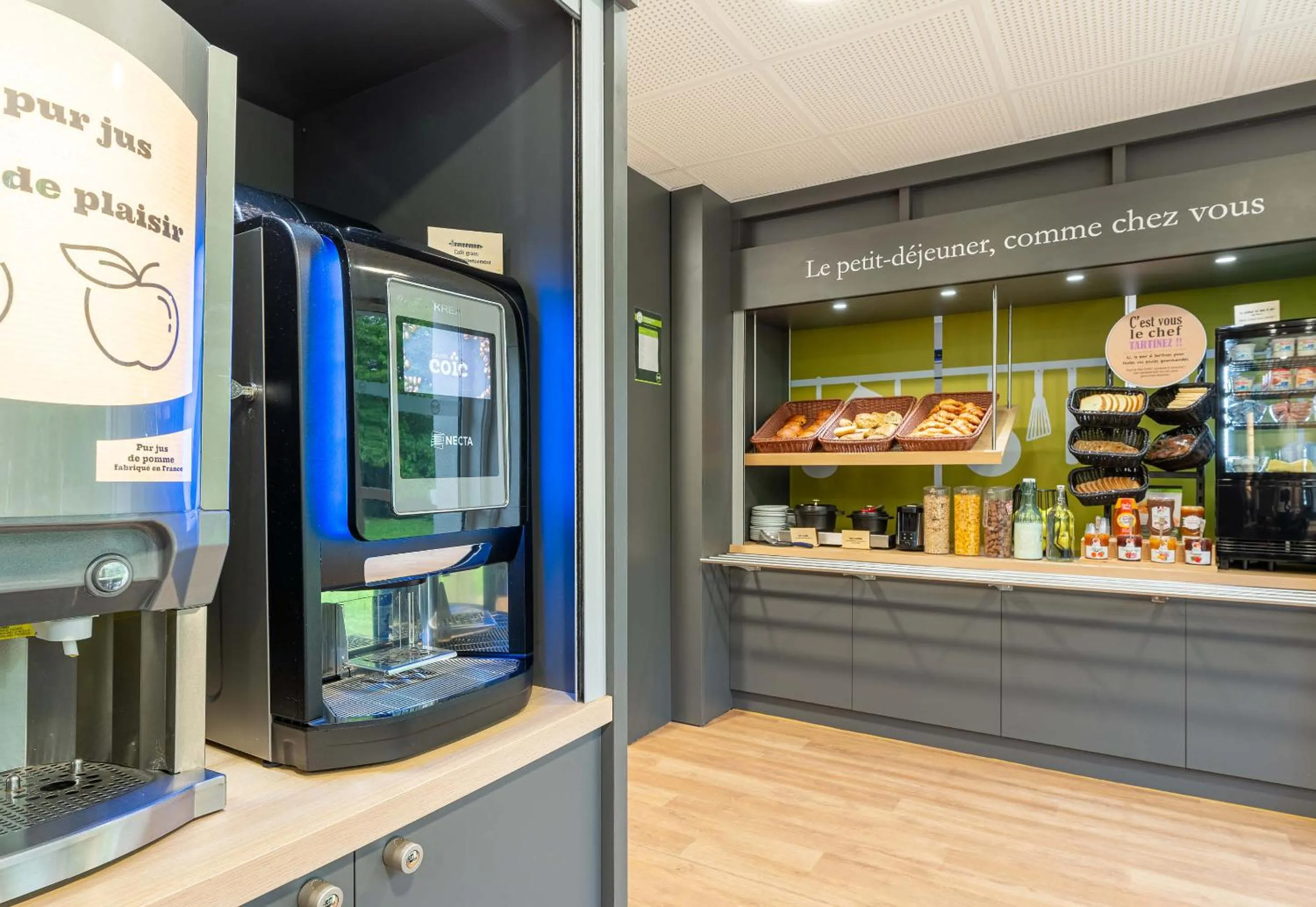 Buffet breakfast in B&B HOTEL Nantes Atlantis Le Zenith