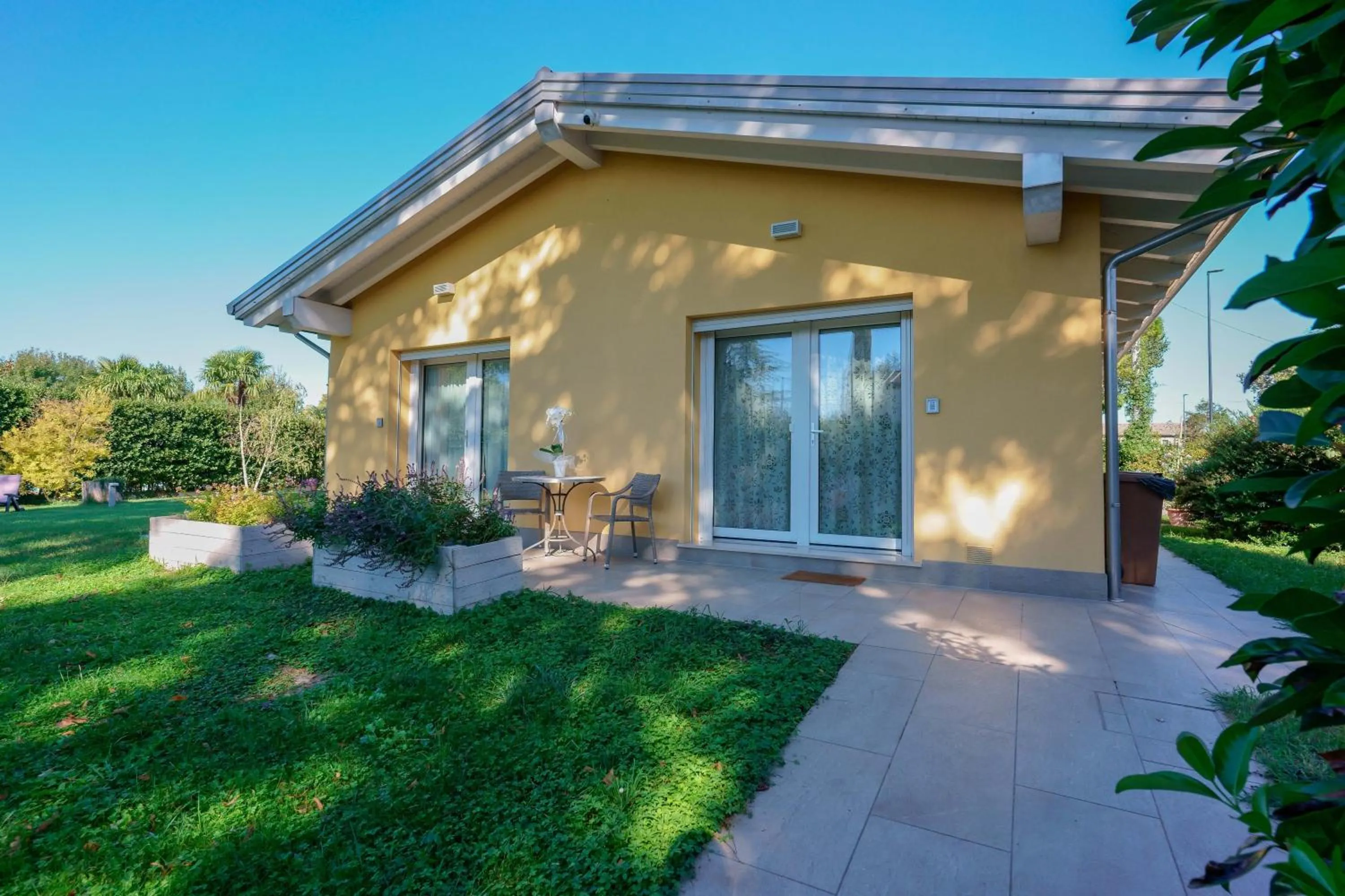 Property building in Pixel b&b