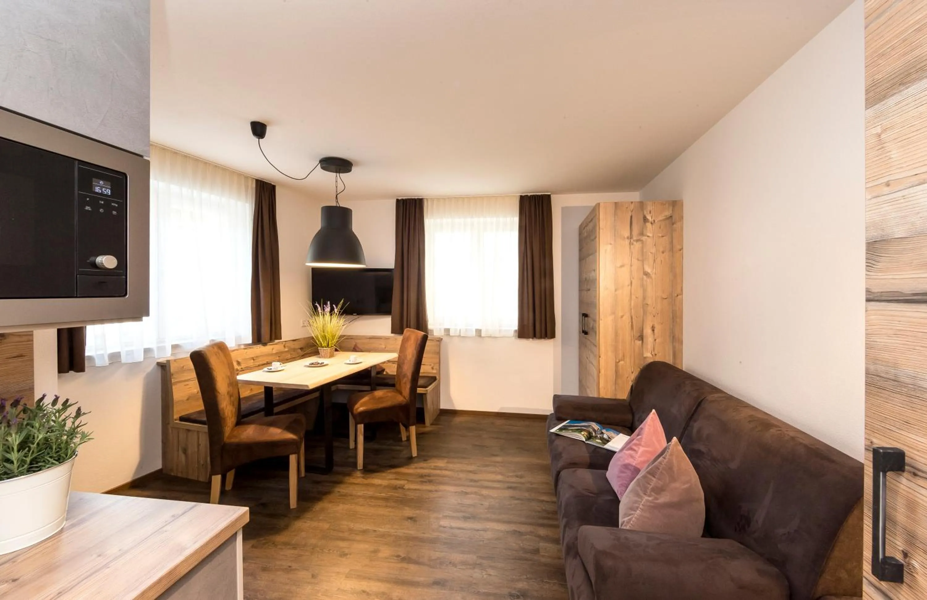 Dolomite Apartments - by Familiaris
