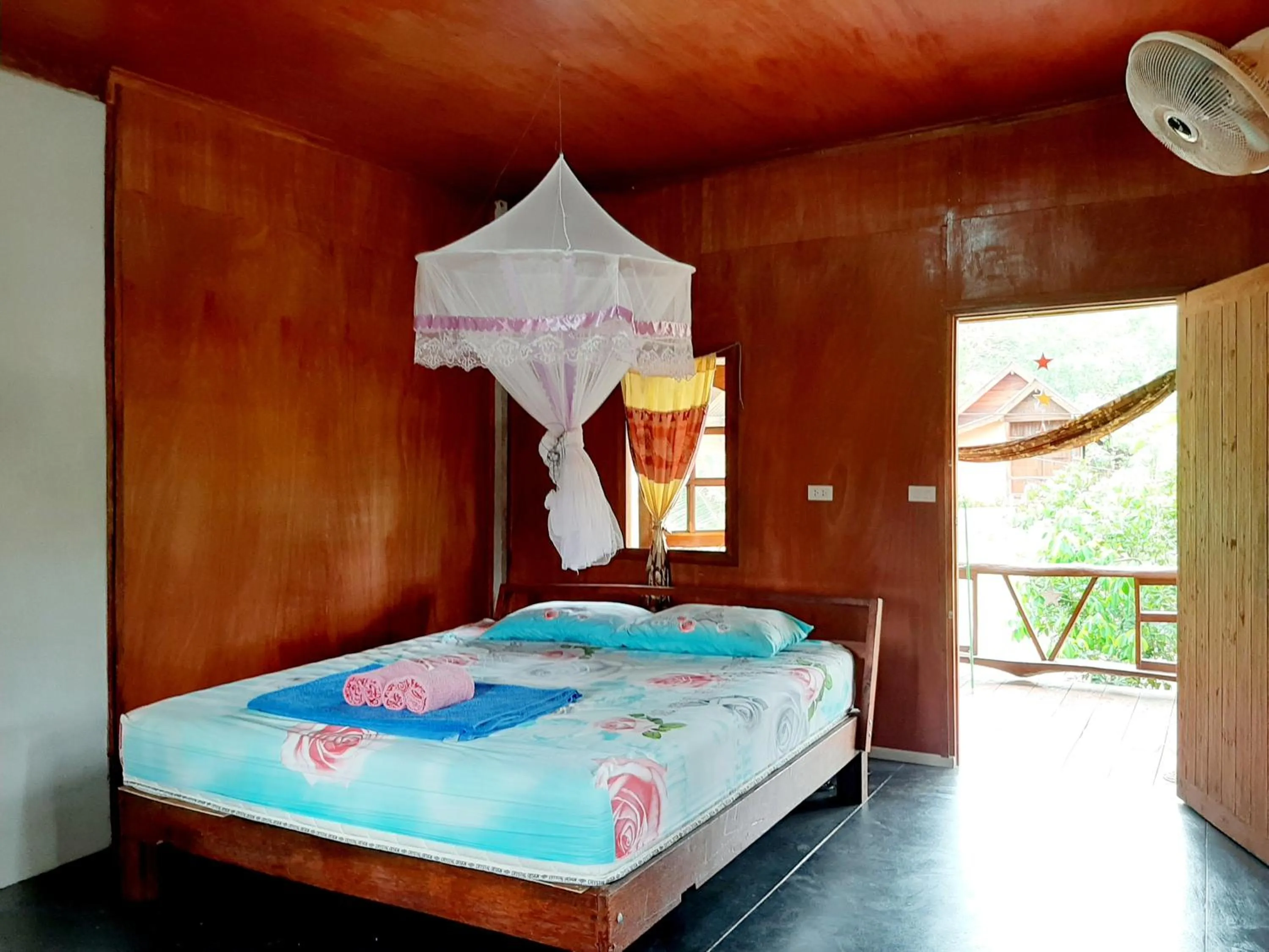 Photo of the whole room, Bed in Gardenhomeresortkohjum