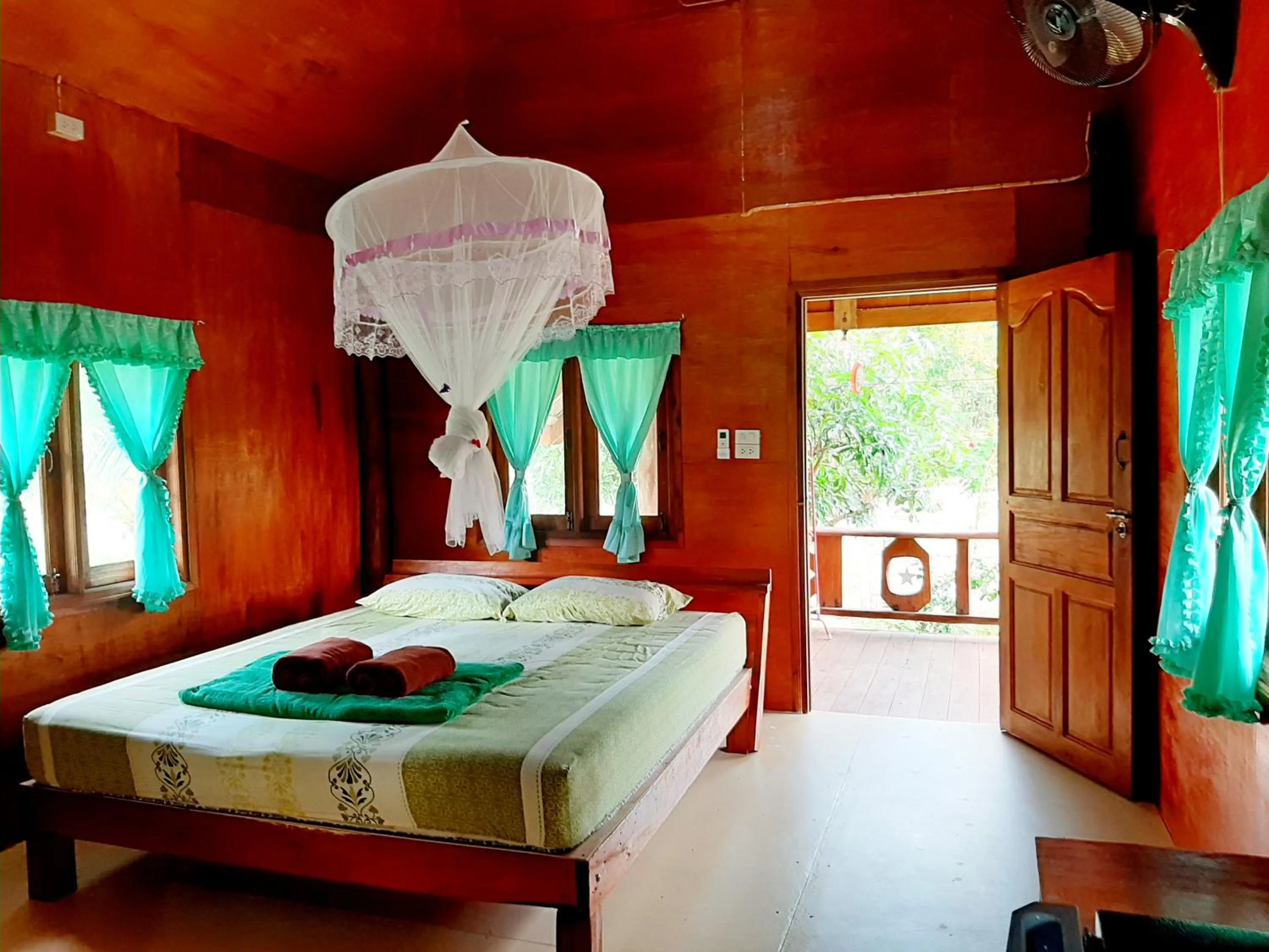 Photo of the whole room, Bed in Gardenhomeresortkohjum