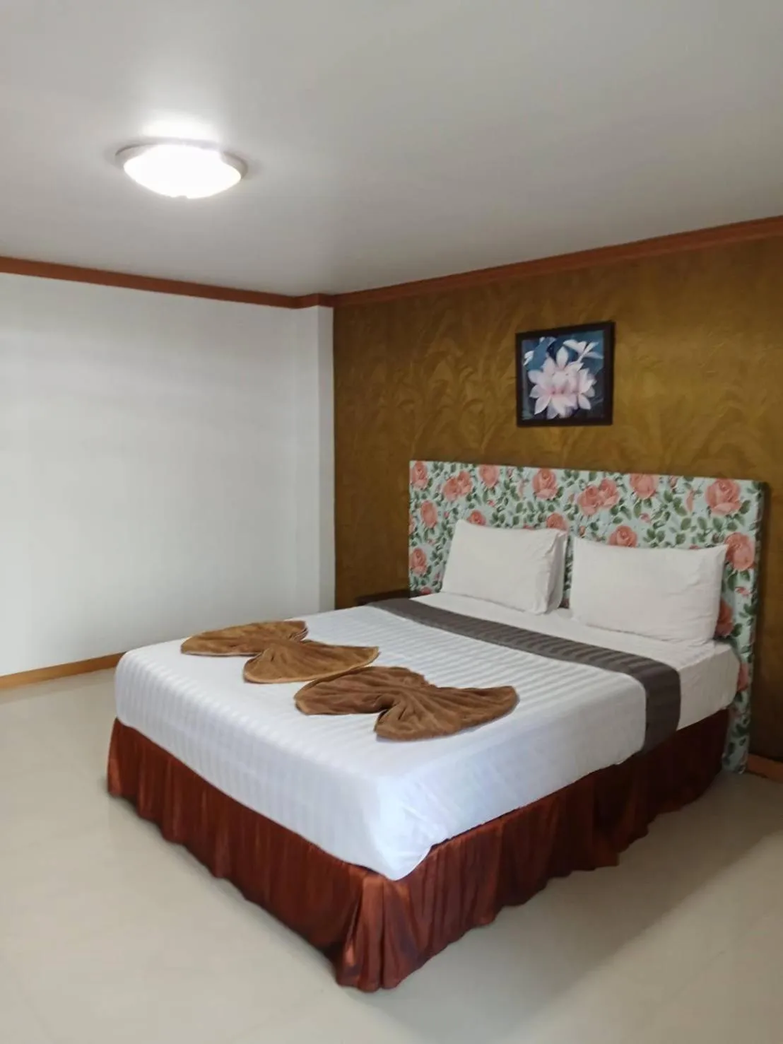 Bed in PS Hotel Saraburi