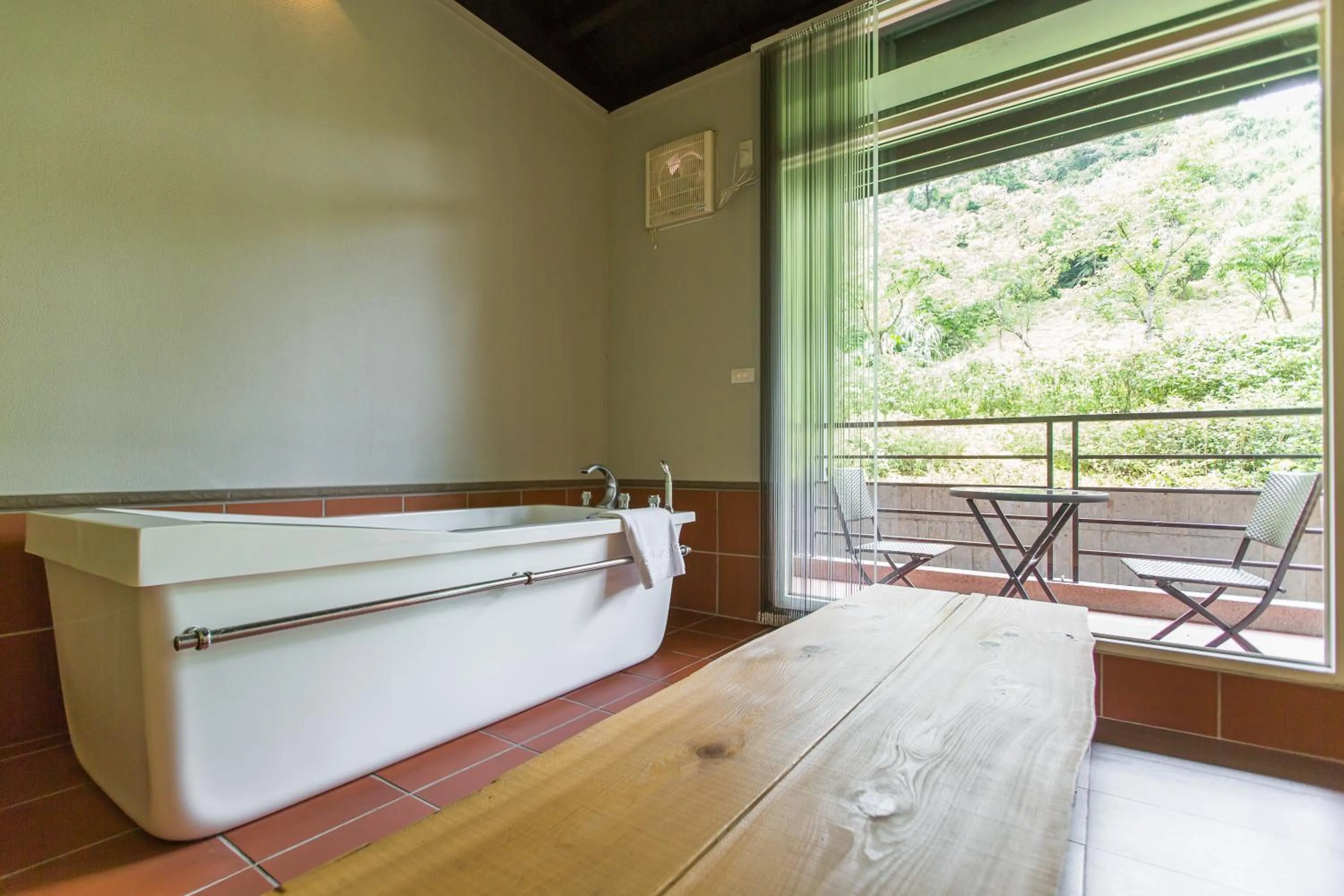 Balcony/Terrace, Bed in 山禾居 道 Villa