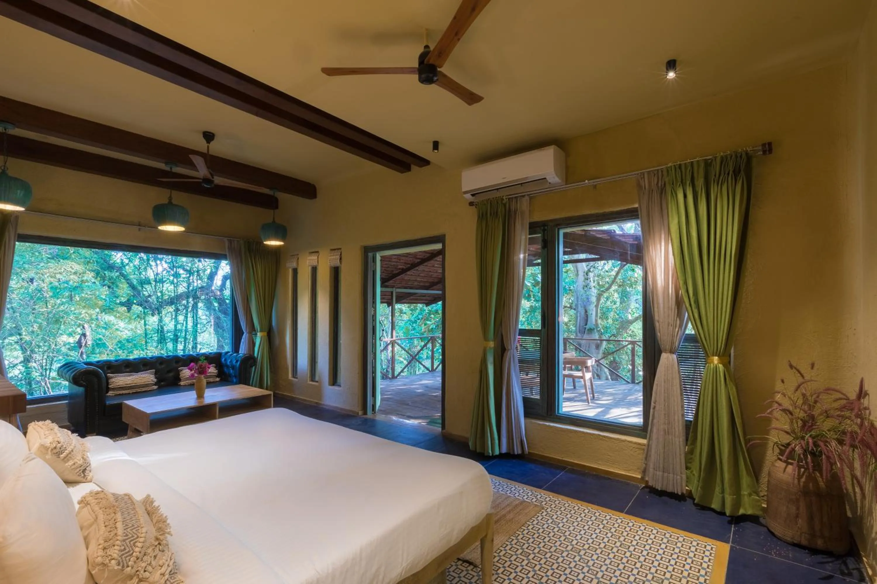 Bed in Vannraj Resort And Spa