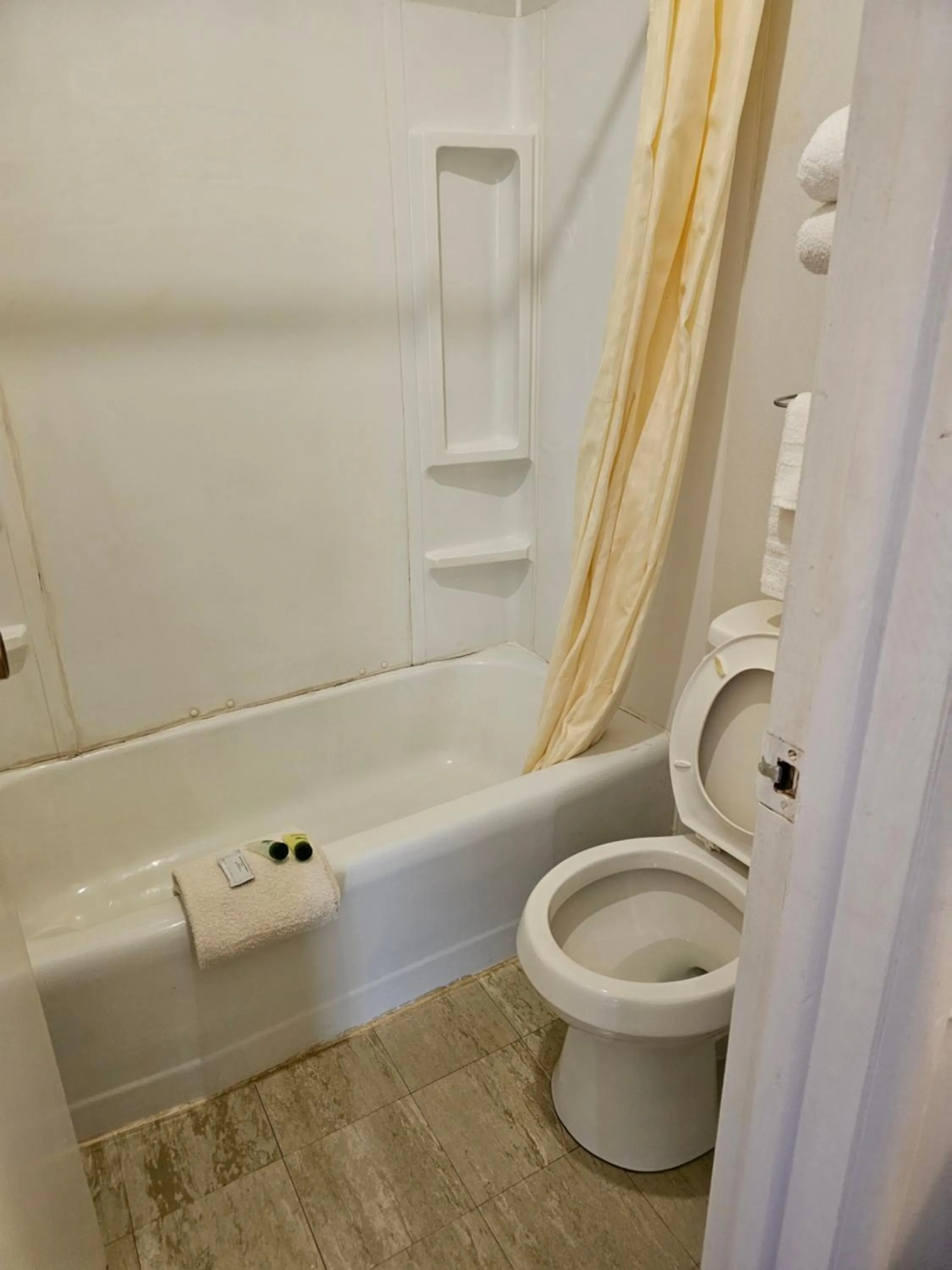 Knights Inn Fairview