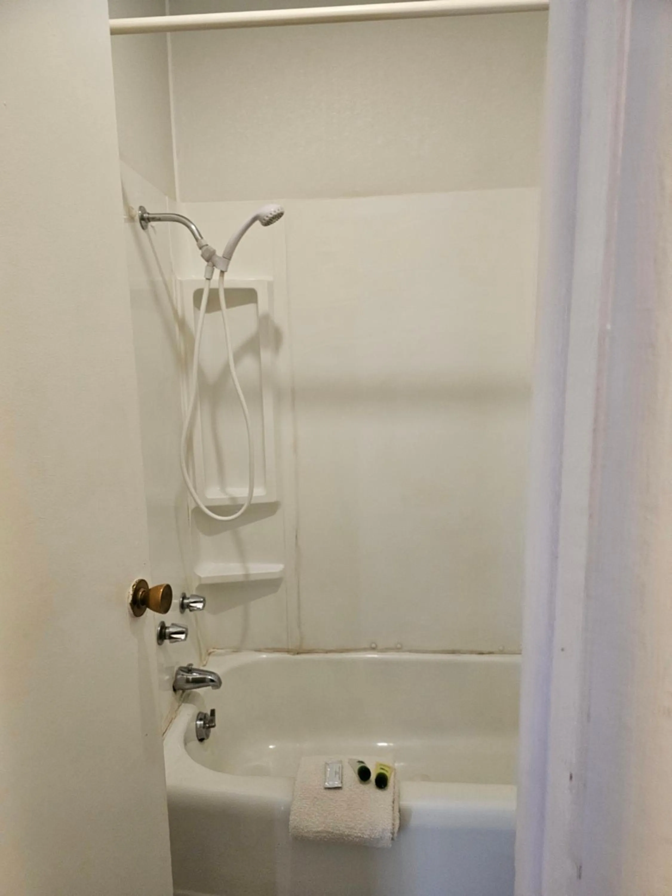 Knights Inn Fairview