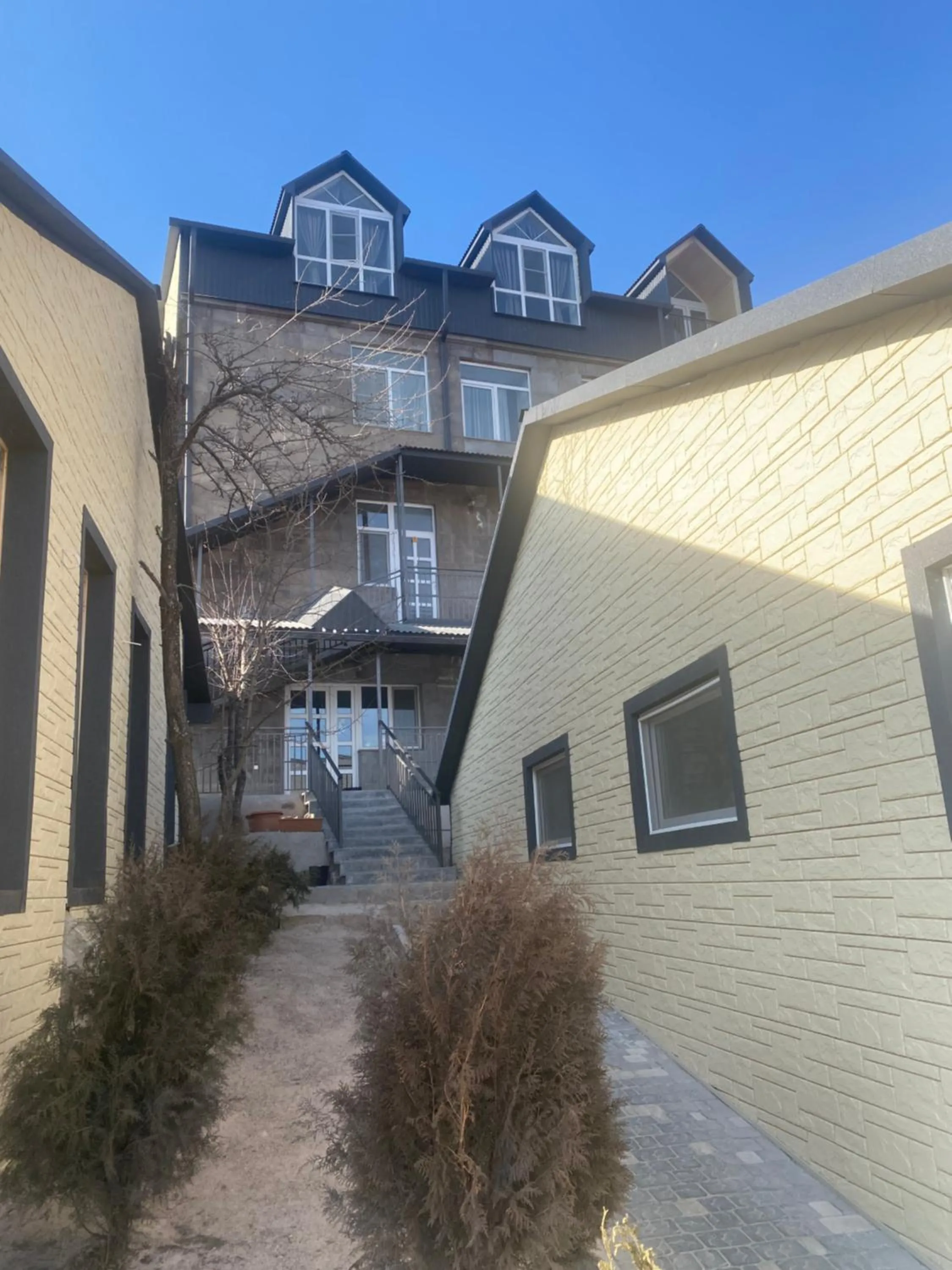 Property building in Popock Tsaghkadzor