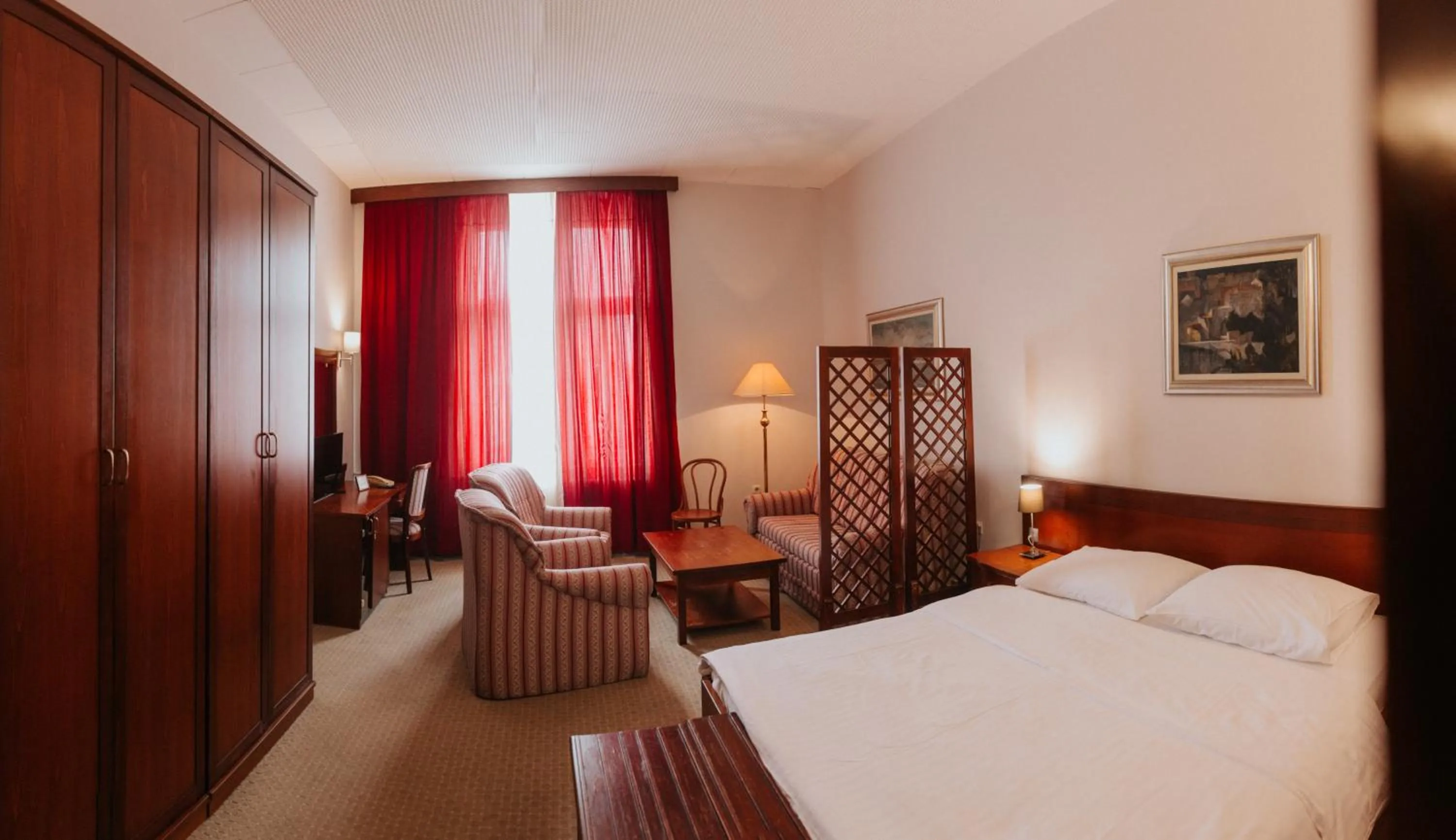 Photo of the whole room in Hotel Central