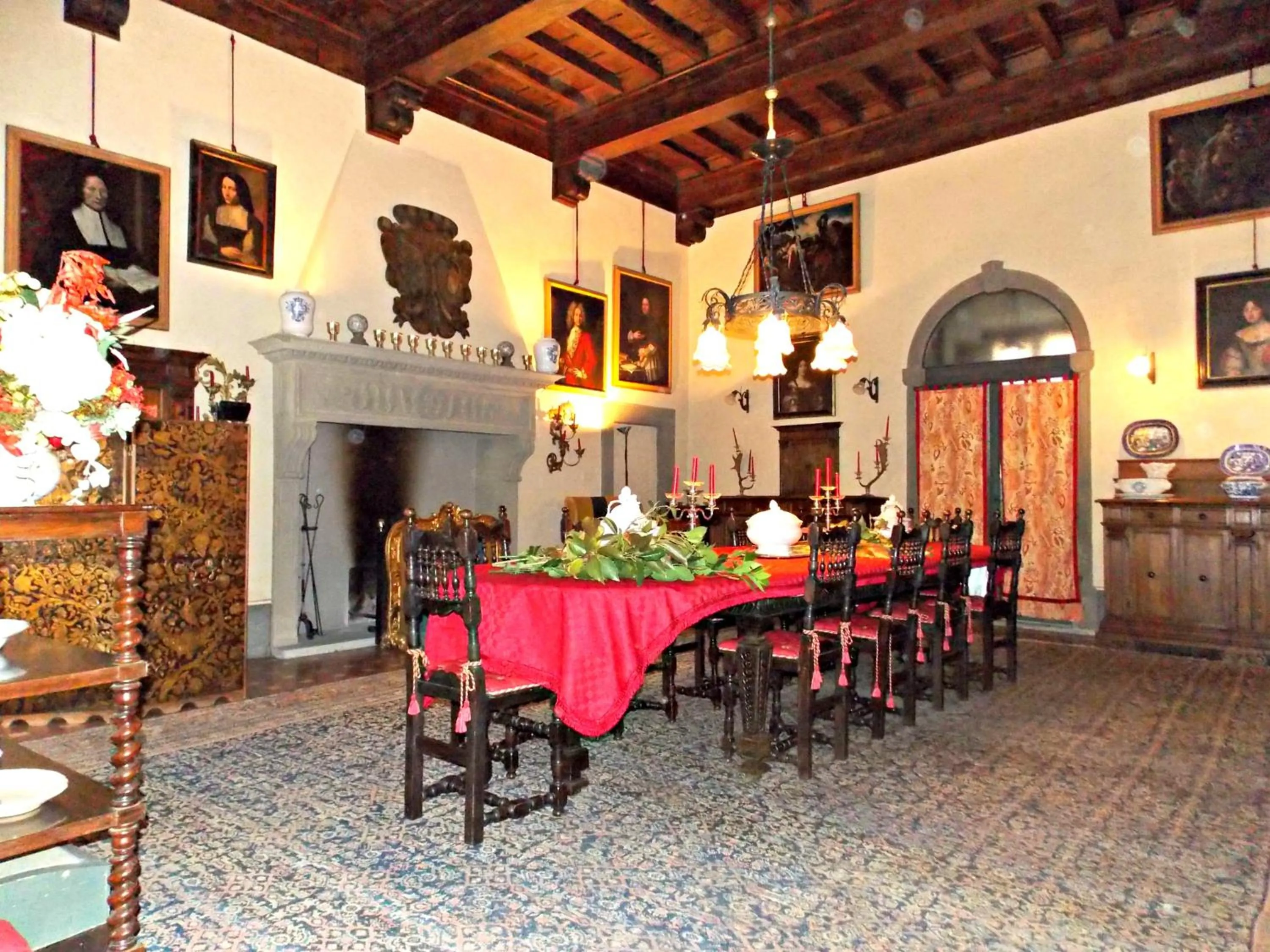 Dining area in Villa Salaiole