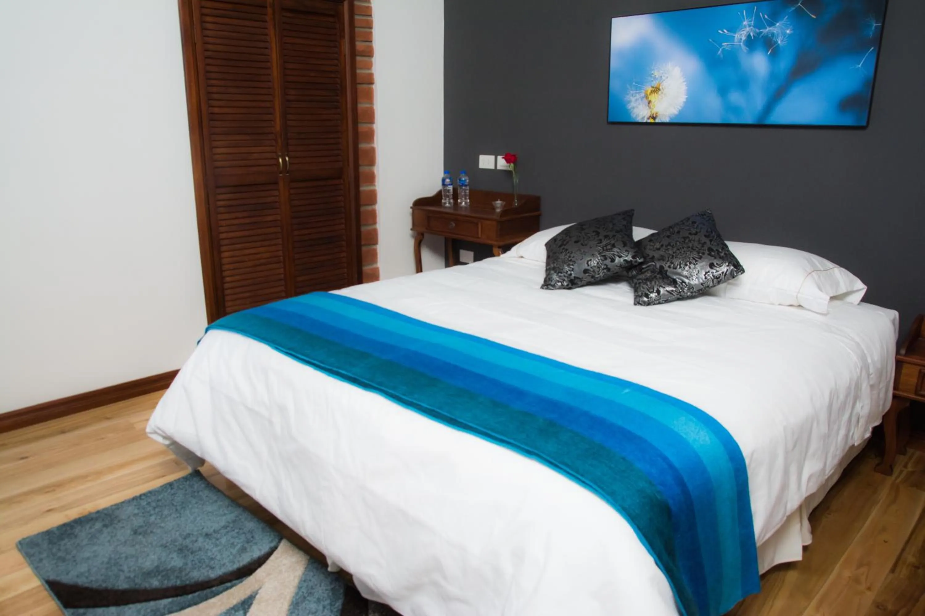 Bed in Hotel Casa Ecuatreasures Centro Historico