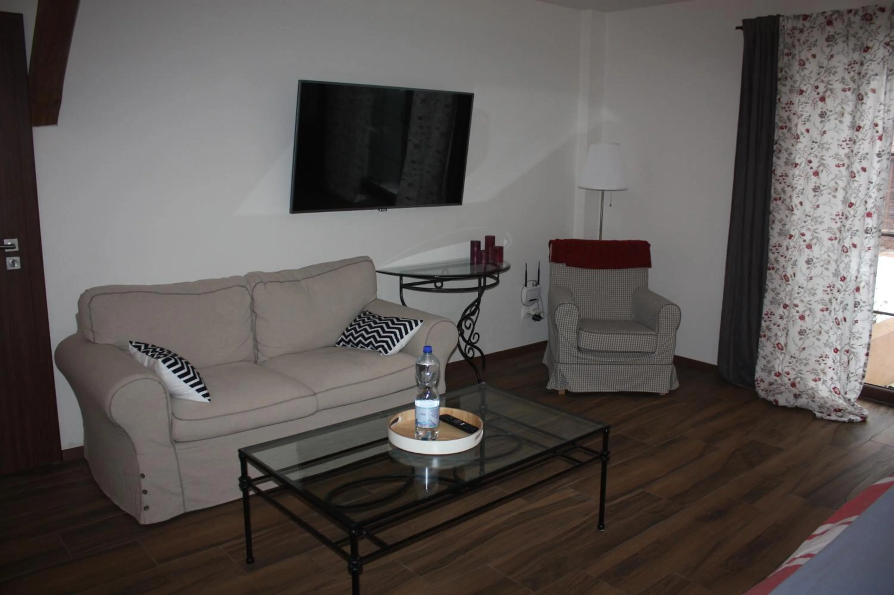 Photo of the whole room in Barvicka