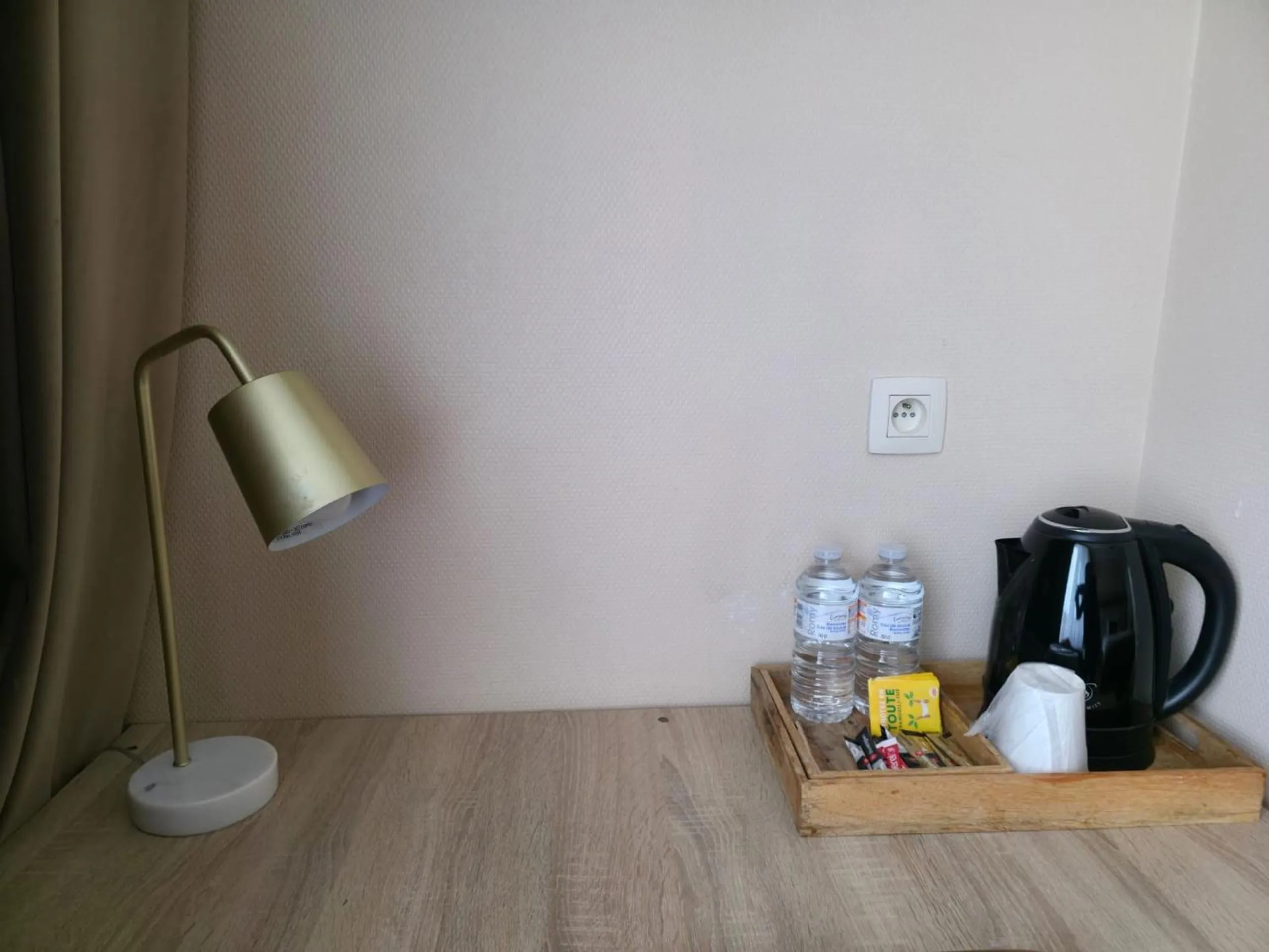 Drinks in Hotel de France