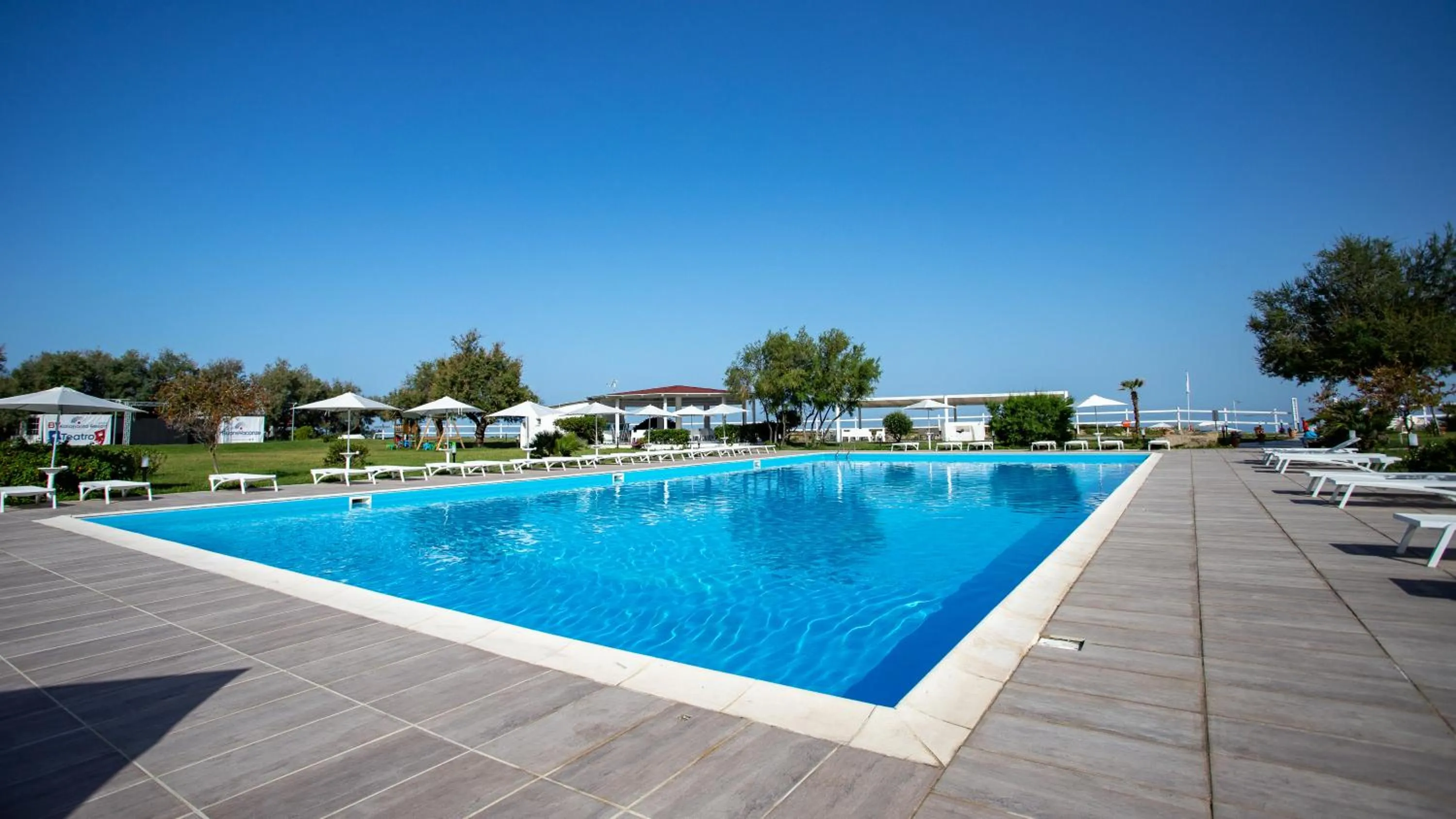 Swimming pool in BV Kalafiorita Resort