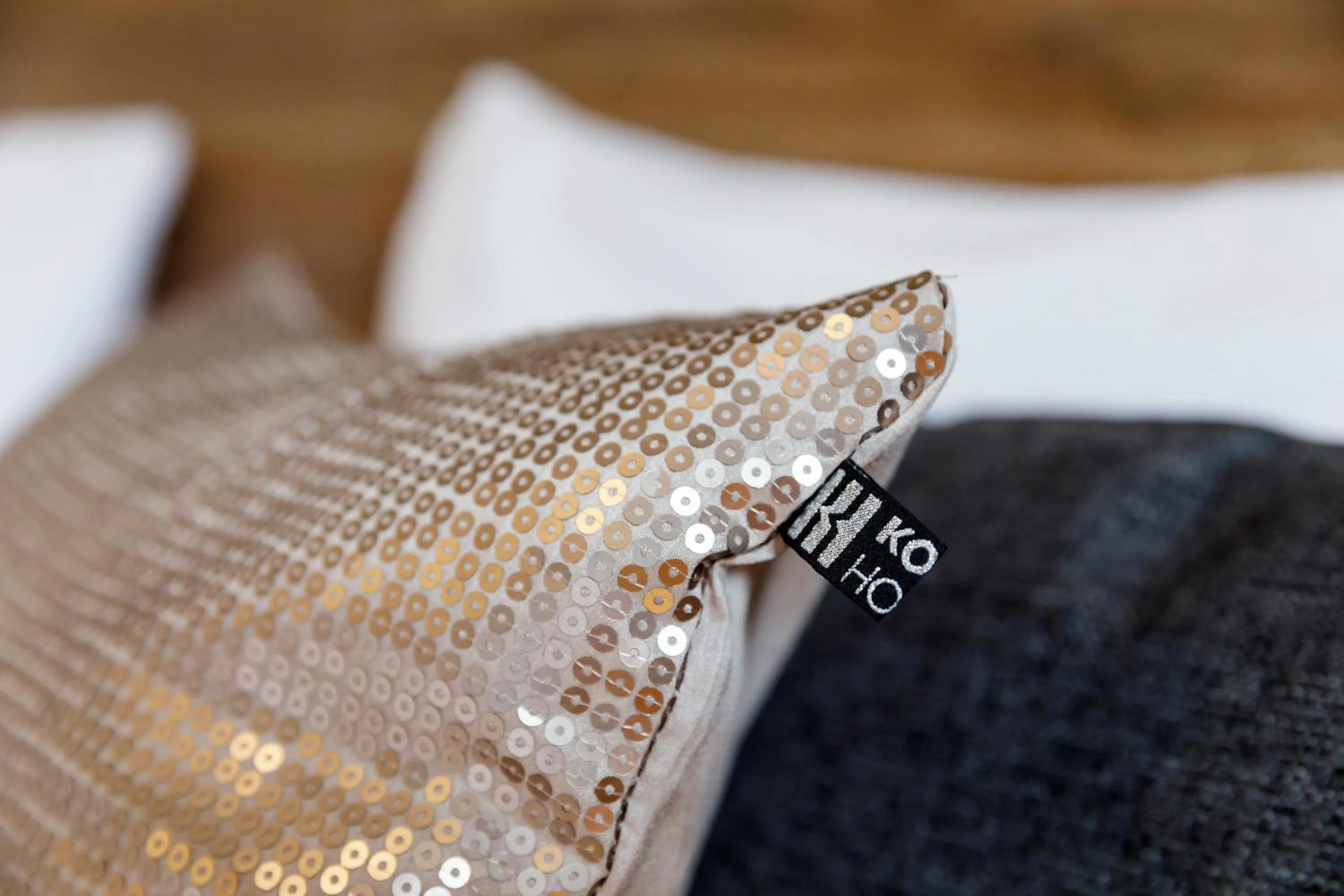 Decorative detail, Bed in KONCEPT HOTEL Zum Kostbaren Blut