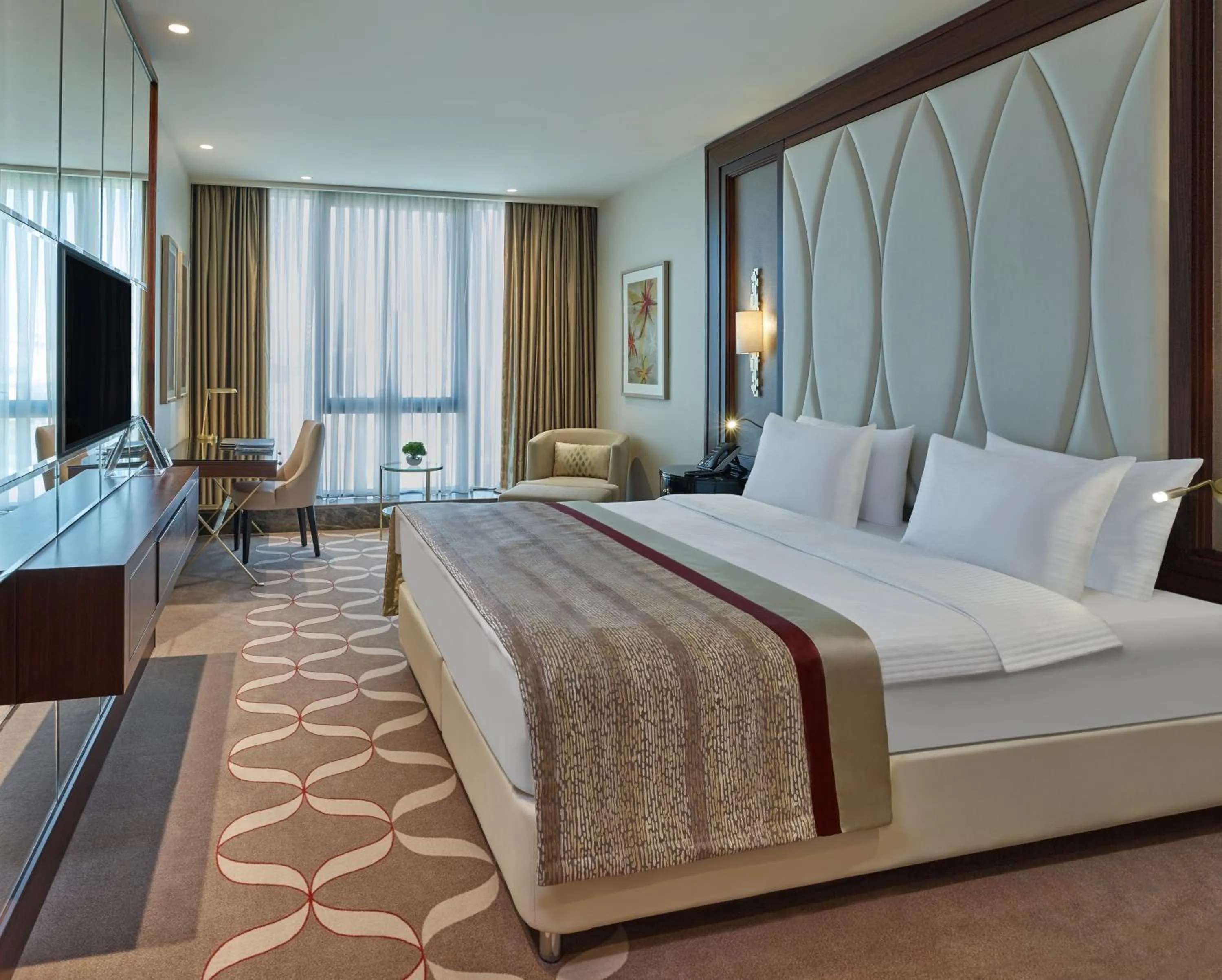 Seating area, Bed in Elite World Grand Istanbul Basın Ekspres