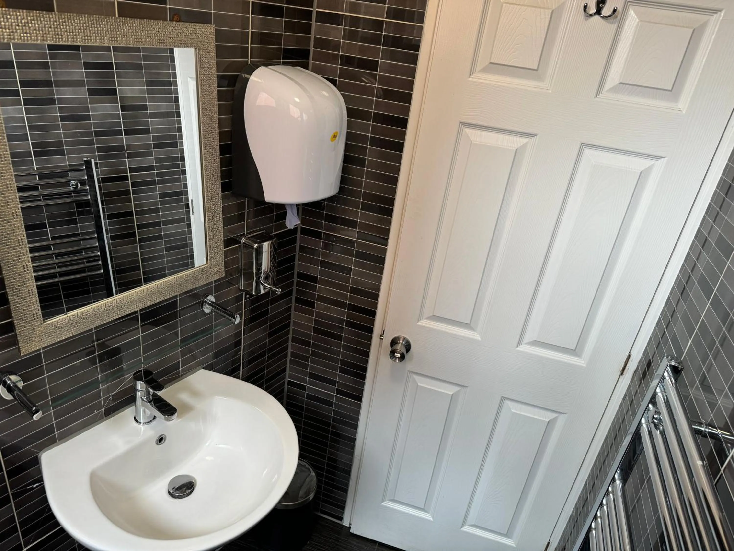 Bathroom in Namaste Palace Hotel