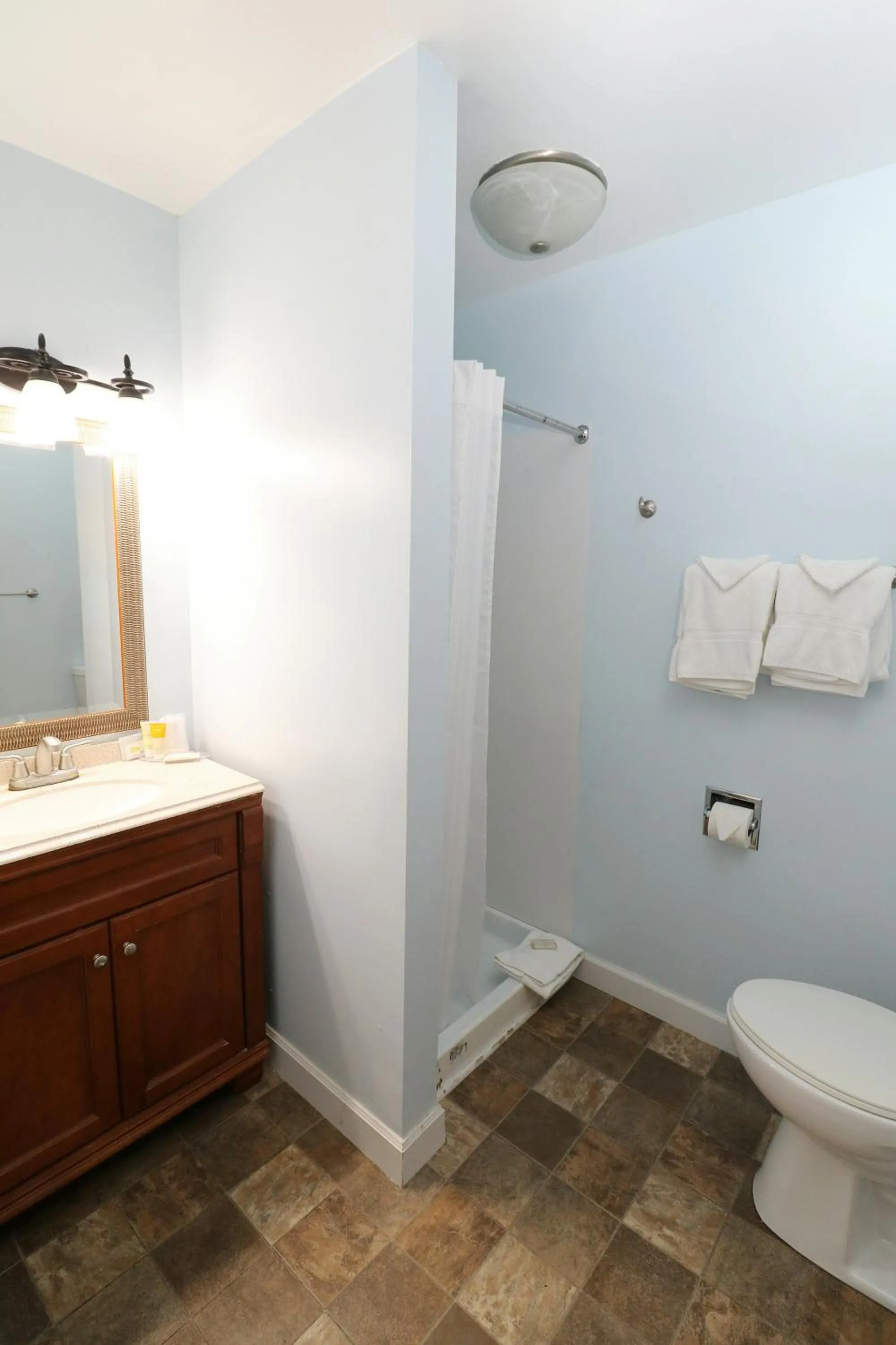 Bathroom in Bird's Nest Resort