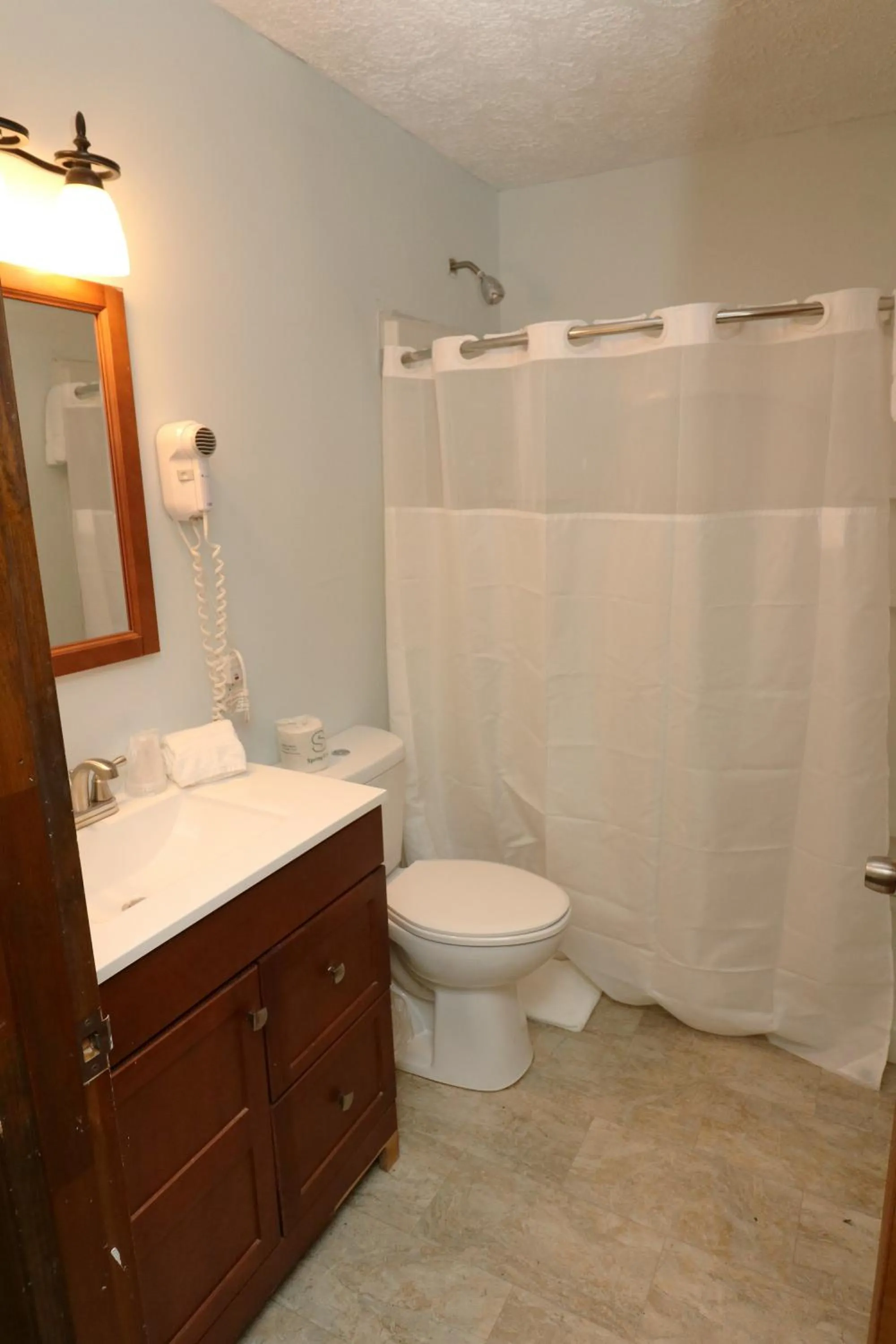 Shower in Bird's Nest Resort