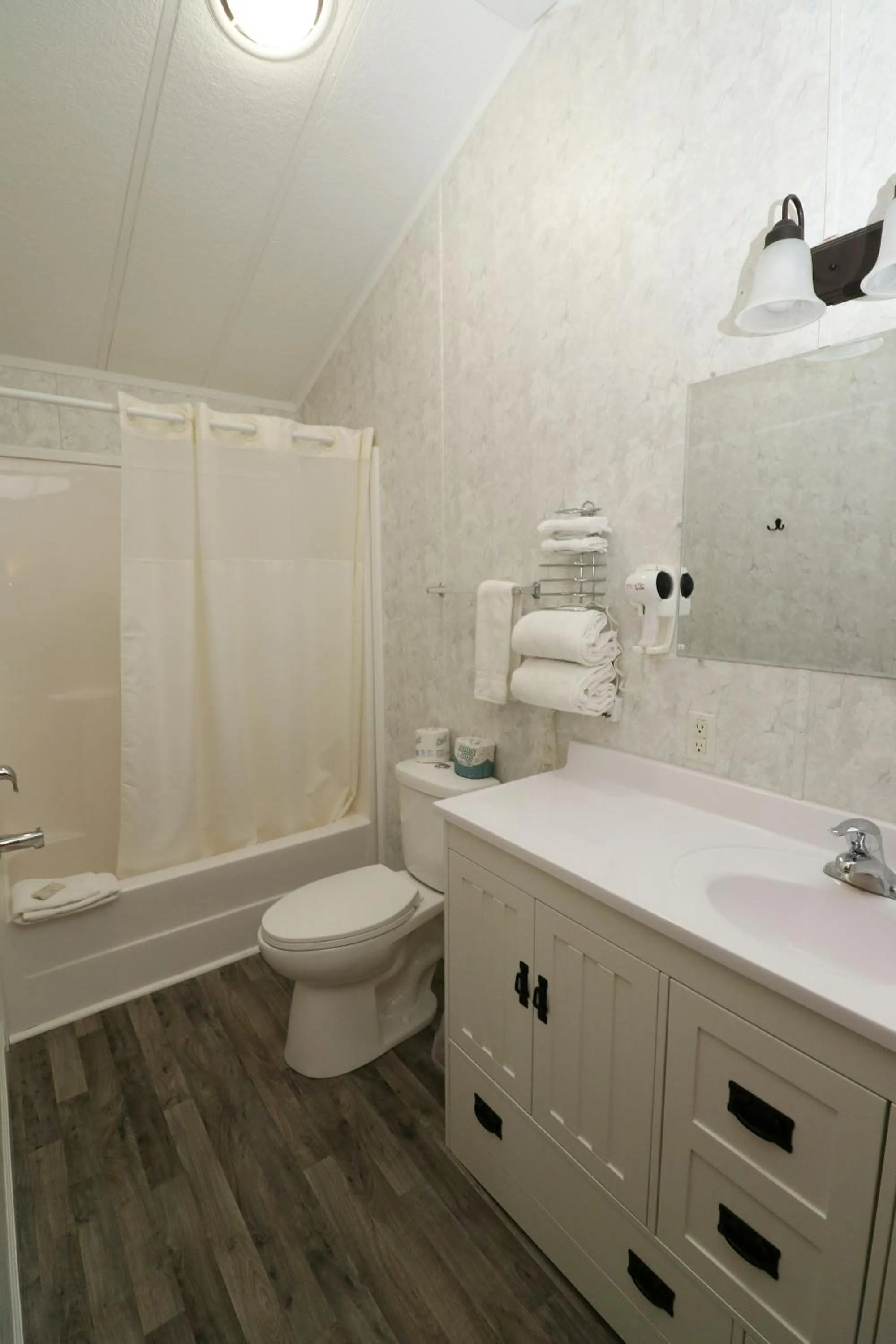 Shower in Bird's Nest Resort