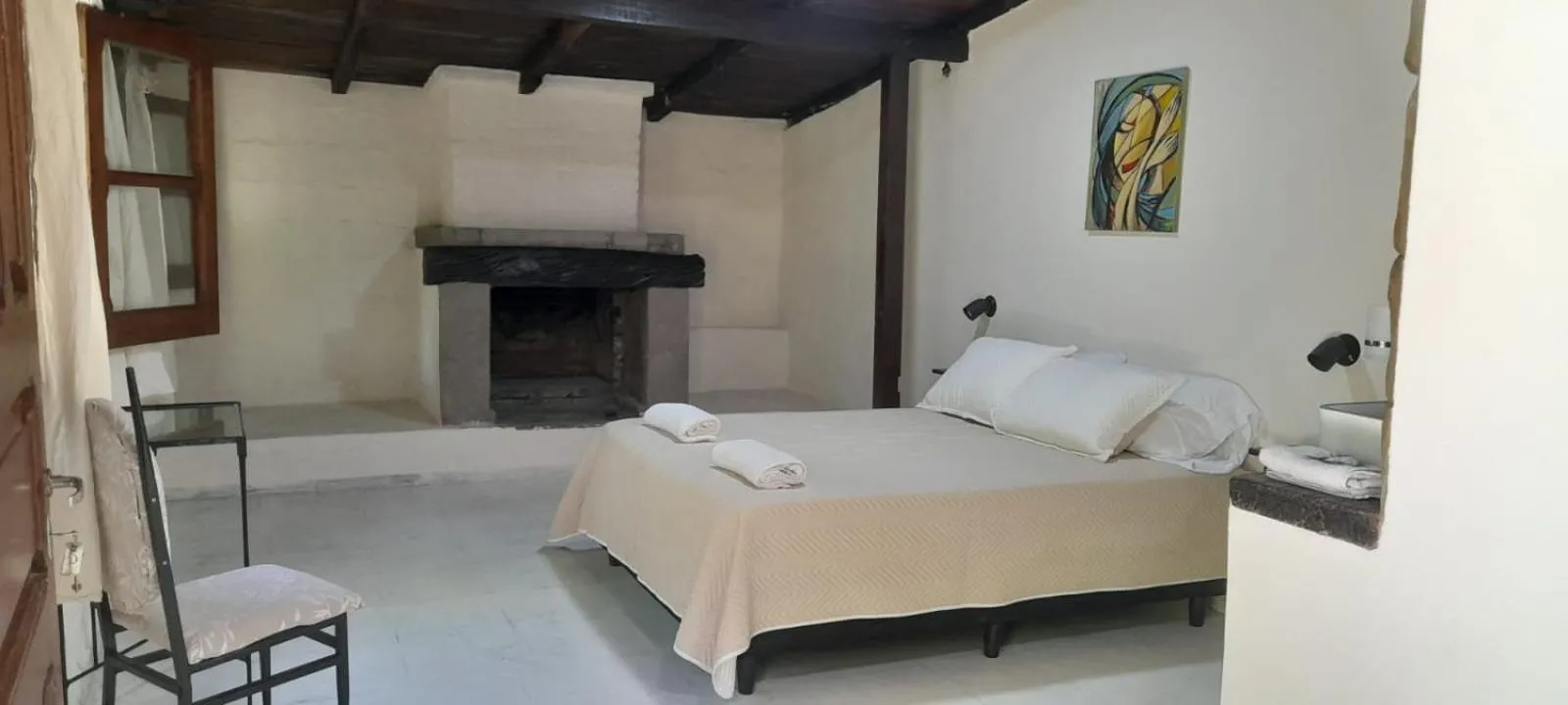 Bed in El Jardin Colonial