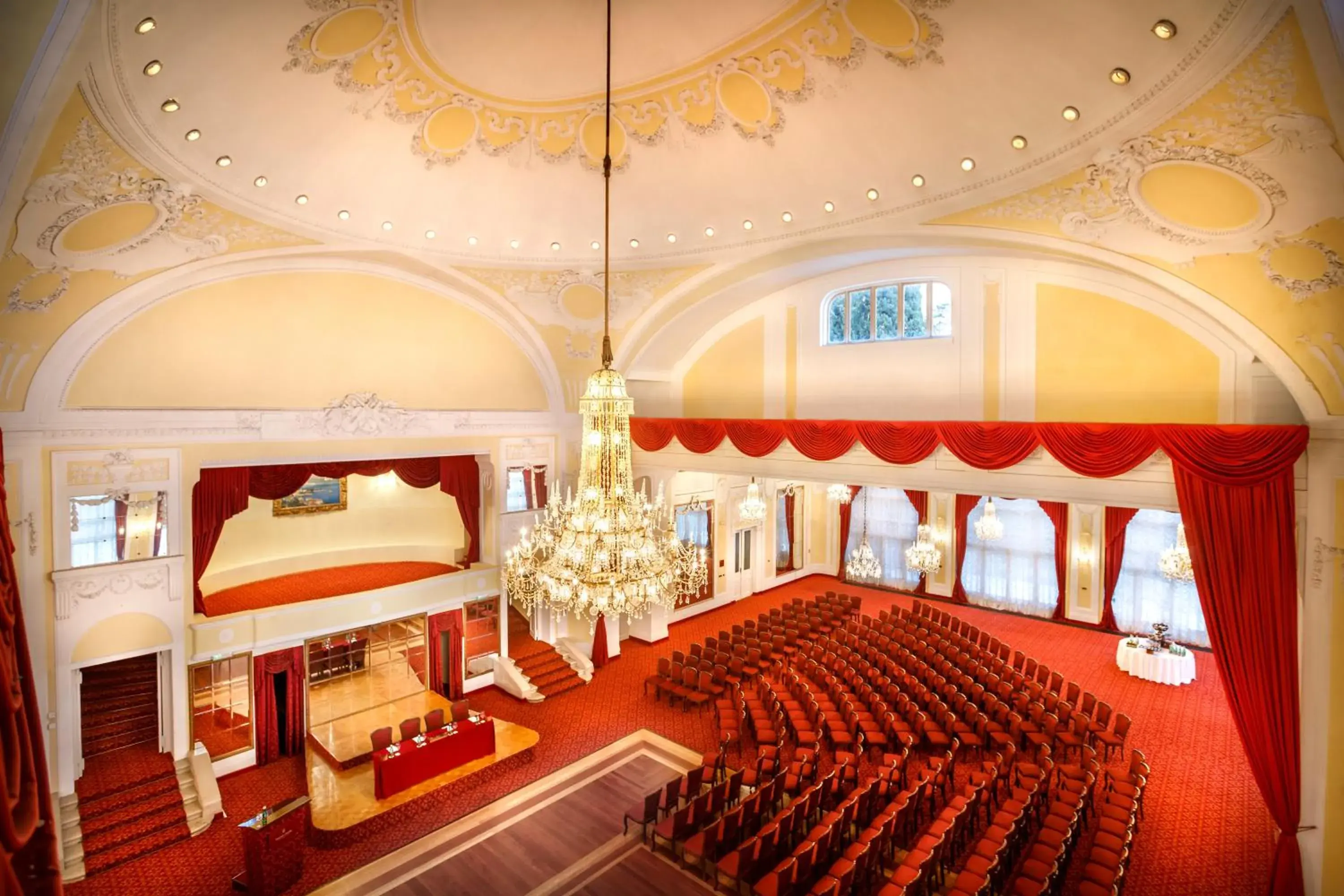 Property building, Bed in Hotel Kvarner - by Liburnia Hotels & Villas Property building, Bed in Hotel Kvarner - by Liburnia Hotels & Villas