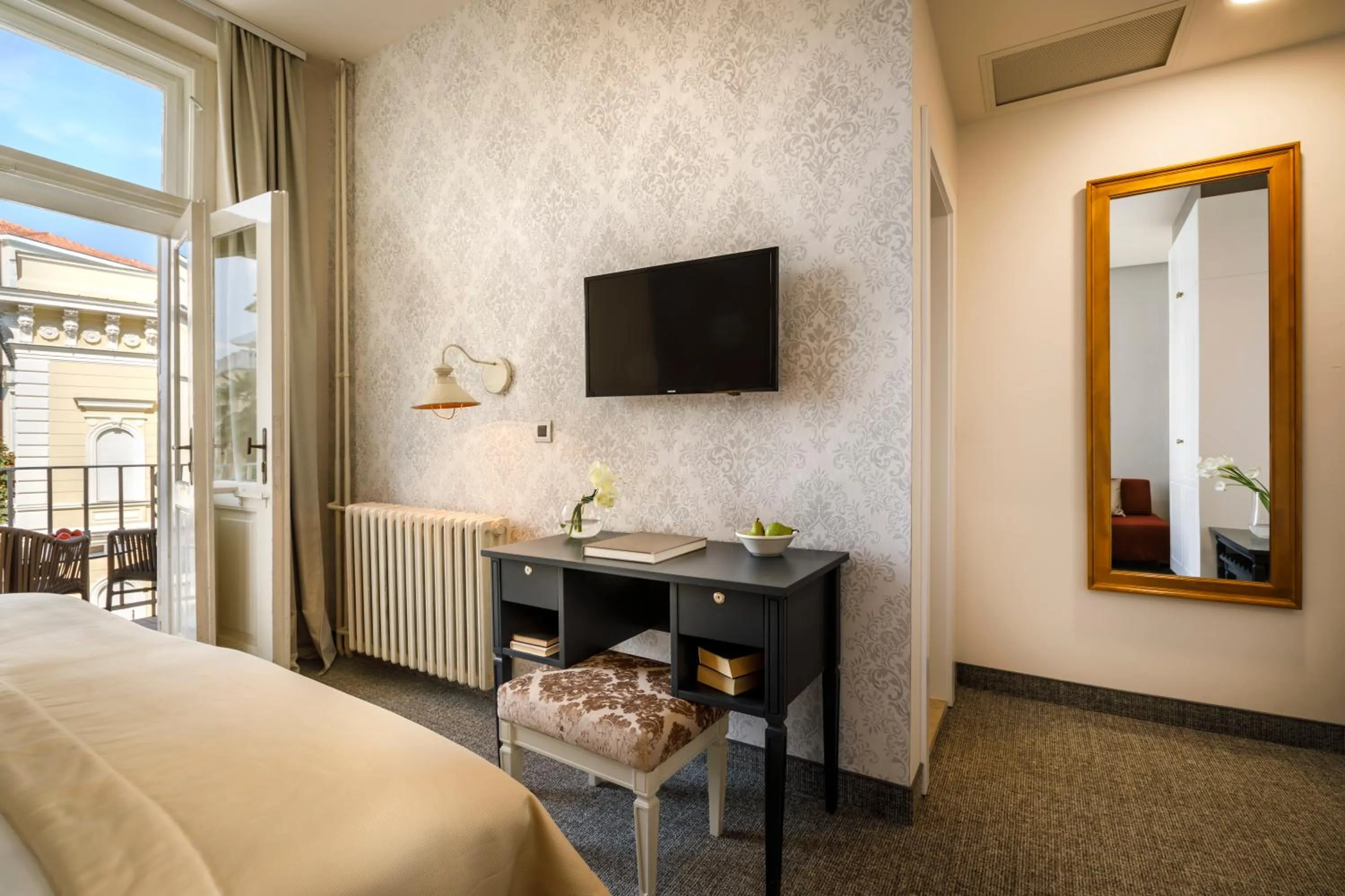 TV and multimedia, Bed in Hotel Lungomare Opatija - by Liburnia Hotels & Villas