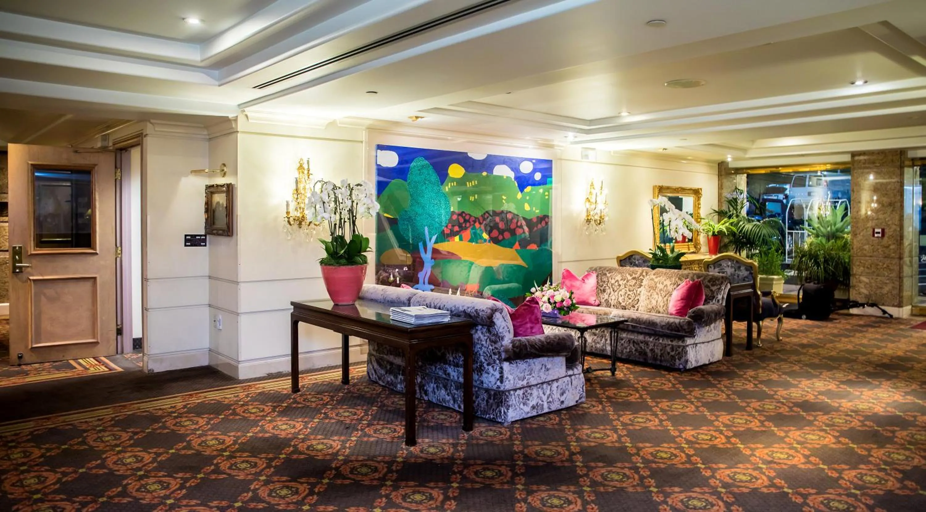 Lobby or reception in Olyver Hotel