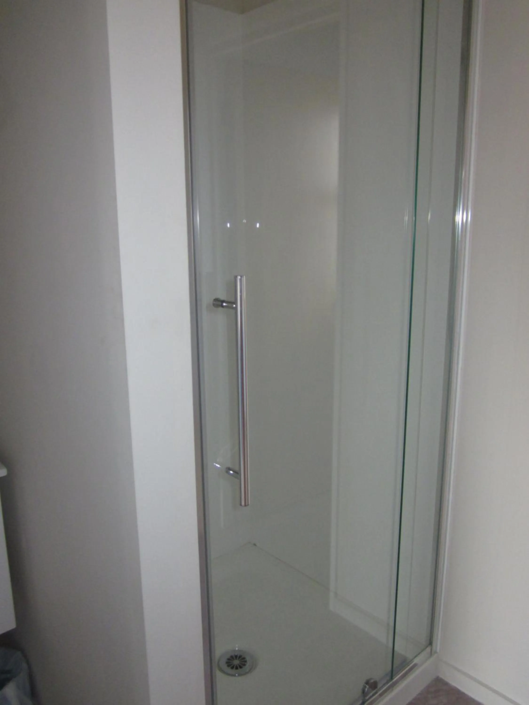 Bathroom in Kiwi Court Motel