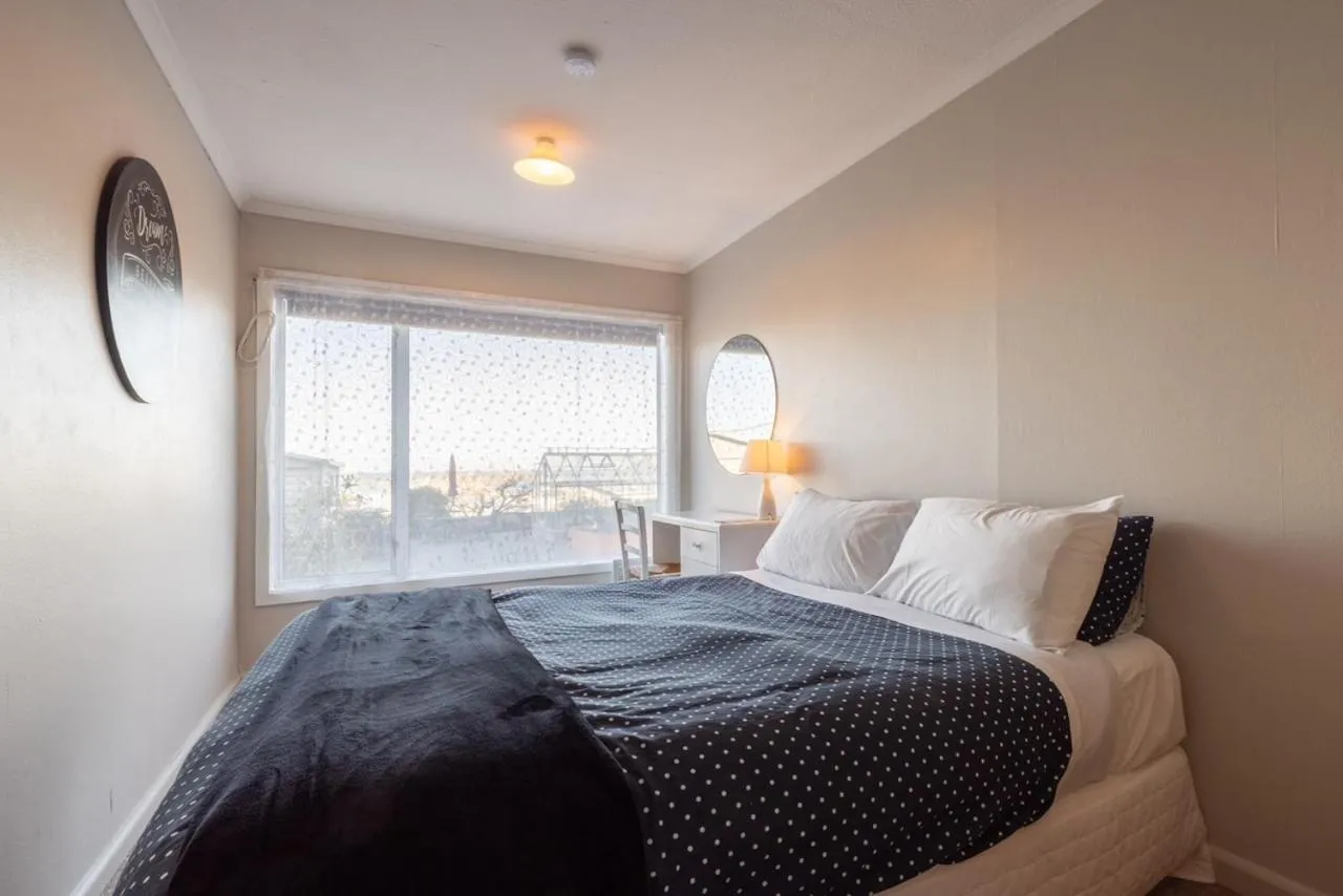 Bedroom, Bed in Oamaru Backpackers