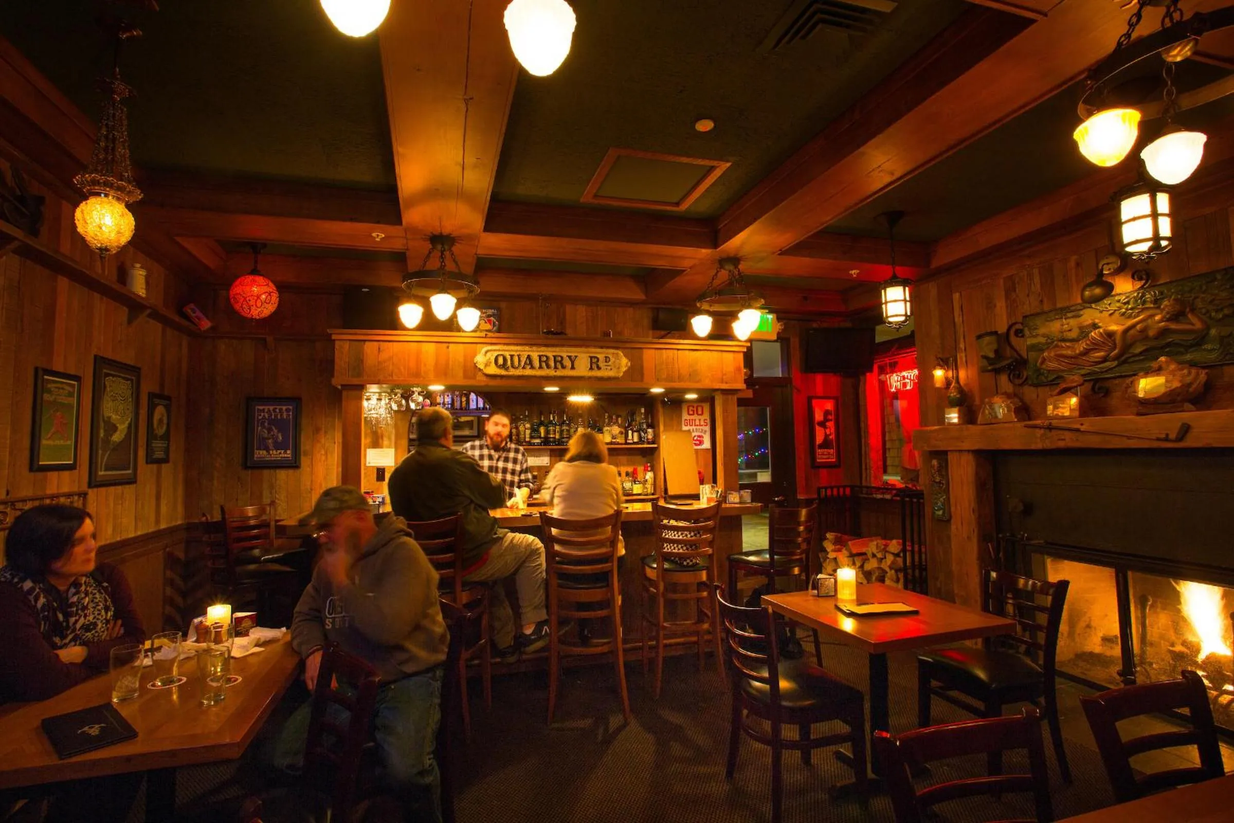 Lounge or bar in McMenamins Gearhart Hotel