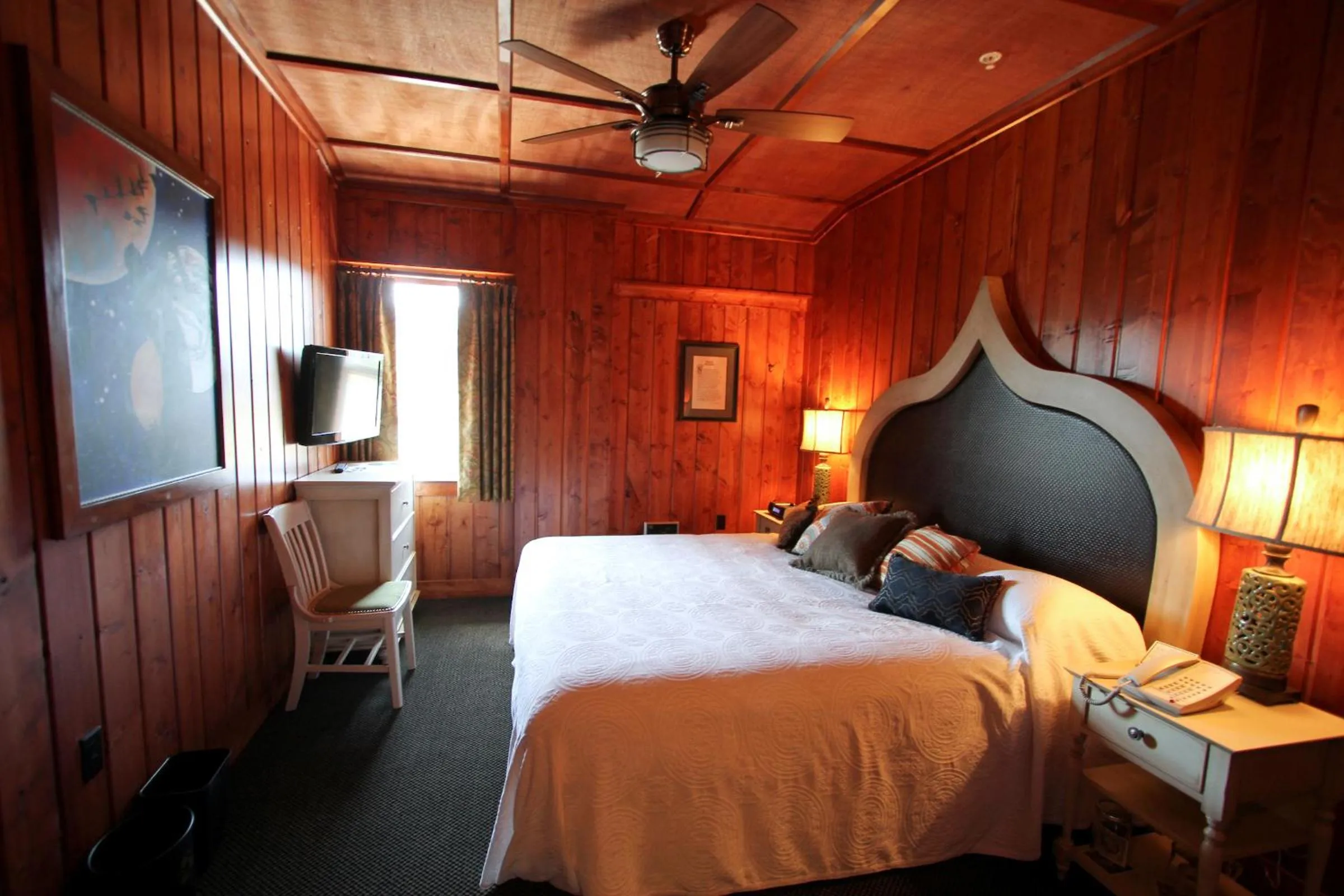 Photo of the whole room, Bed in McMenamins Gearhart Hotel