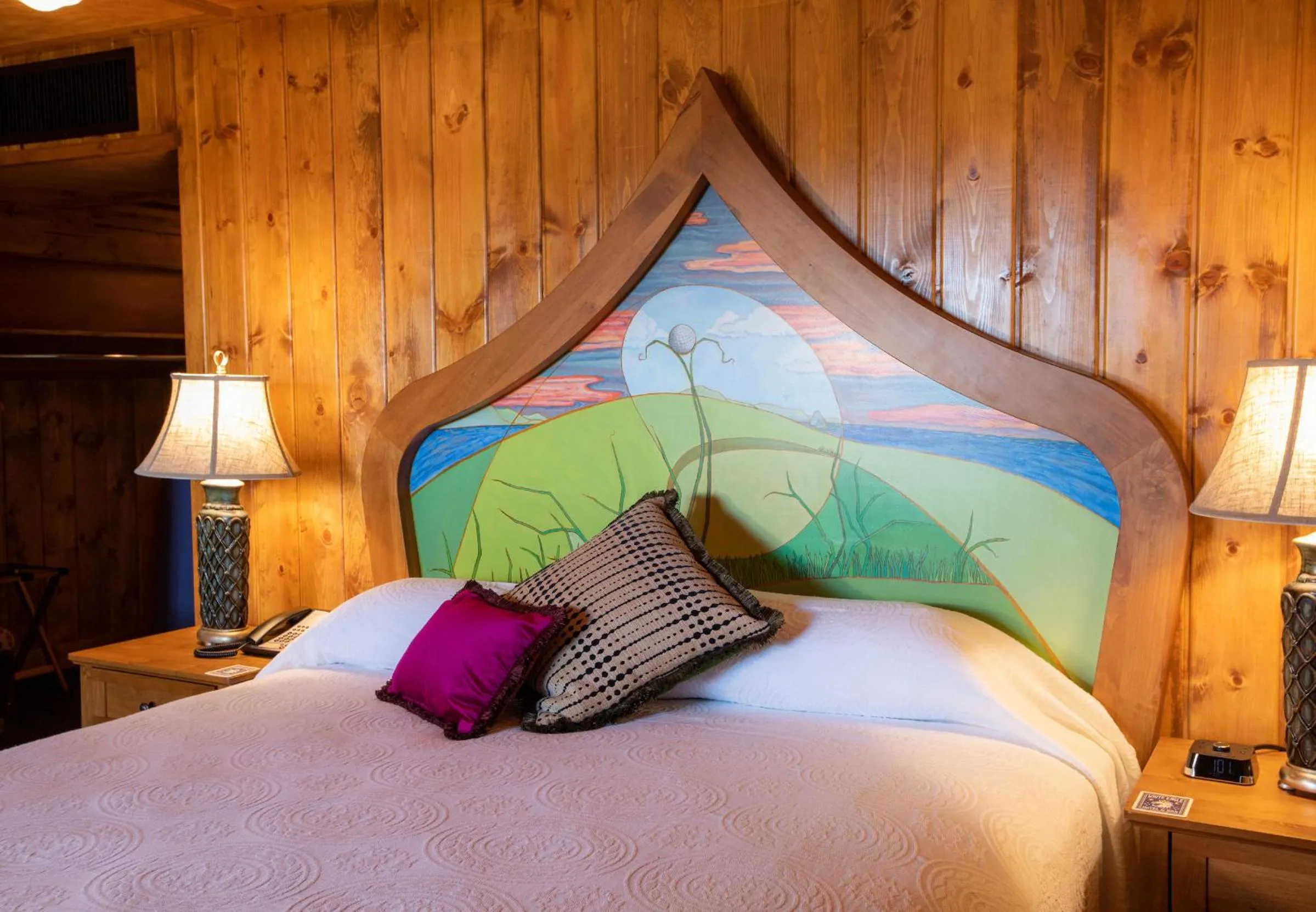 Bedroom, Bed in McMenamins Gearhart Hotel