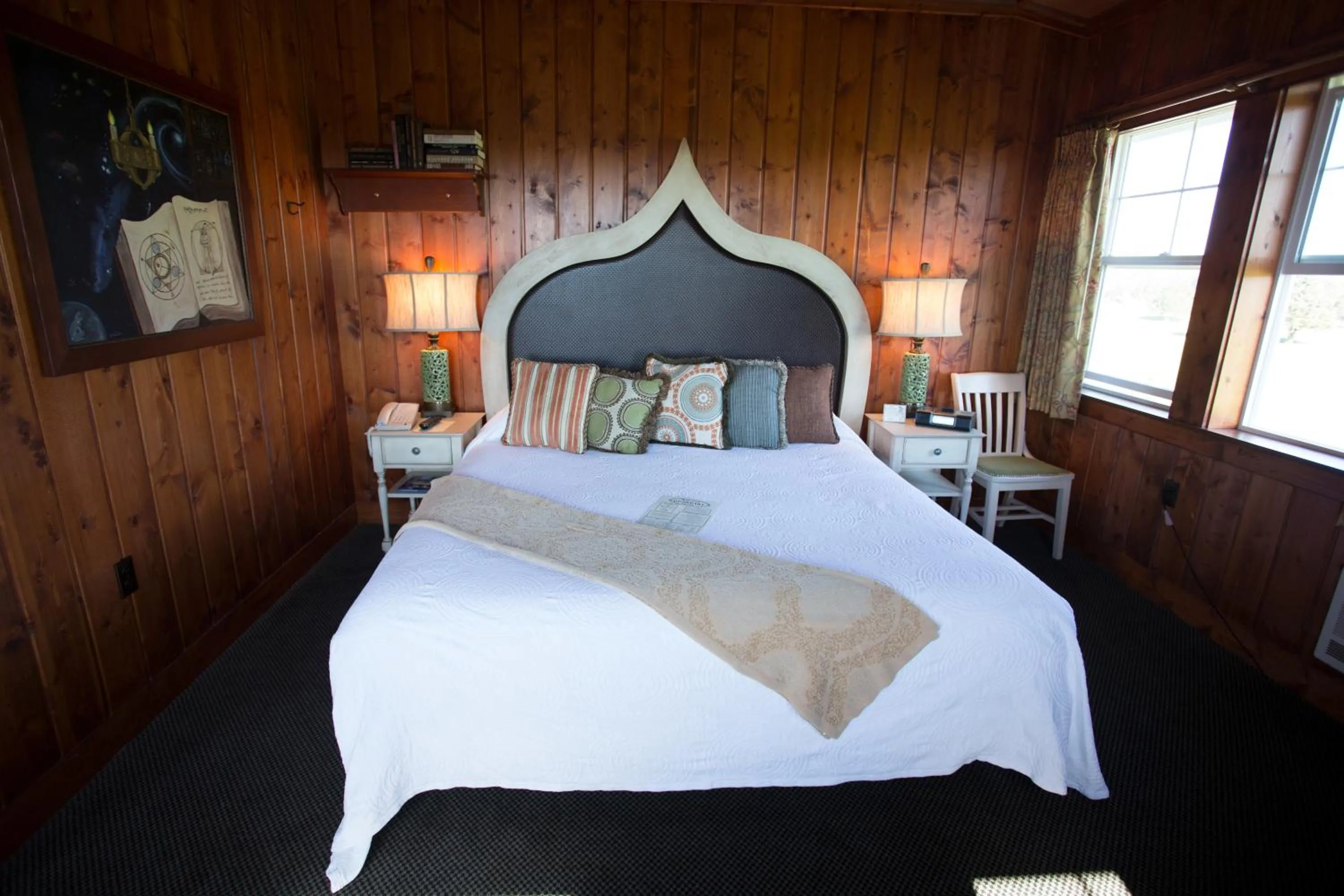 Bedroom, Bed in McMenamins Gearhart Hotel