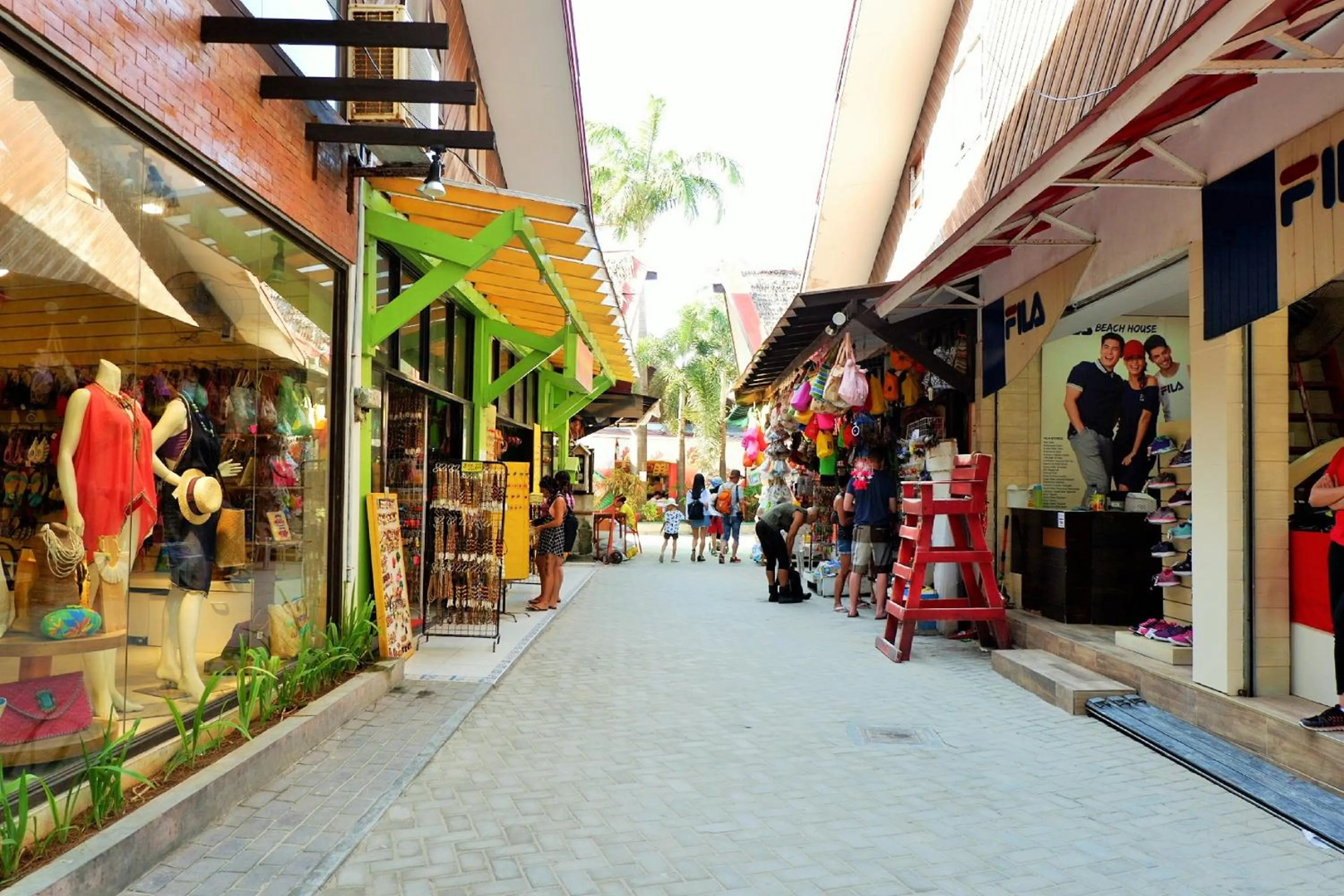 Neighbourhood in Luxx Boutique Boracay