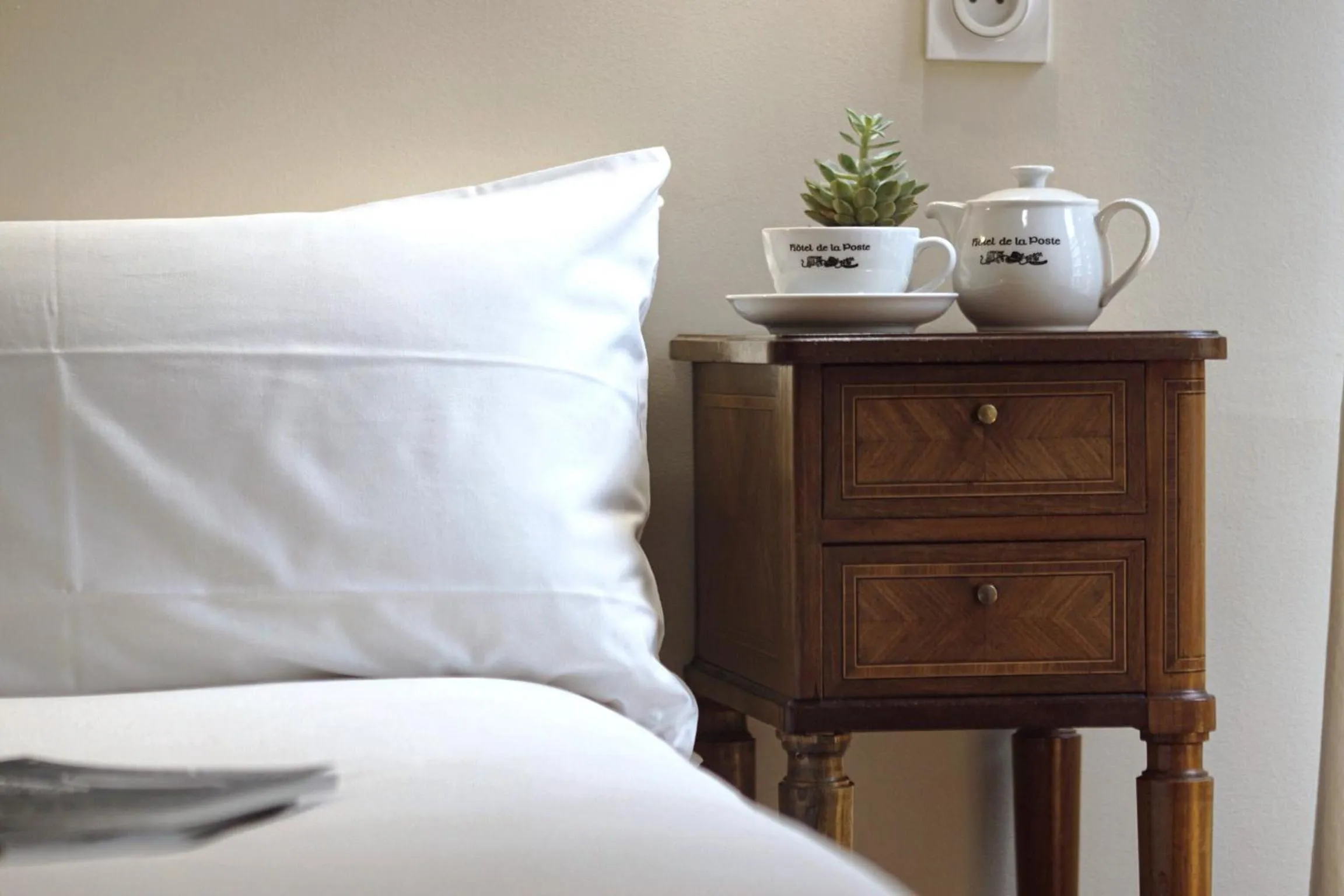 Bed in Grand Hôtel de la Poste