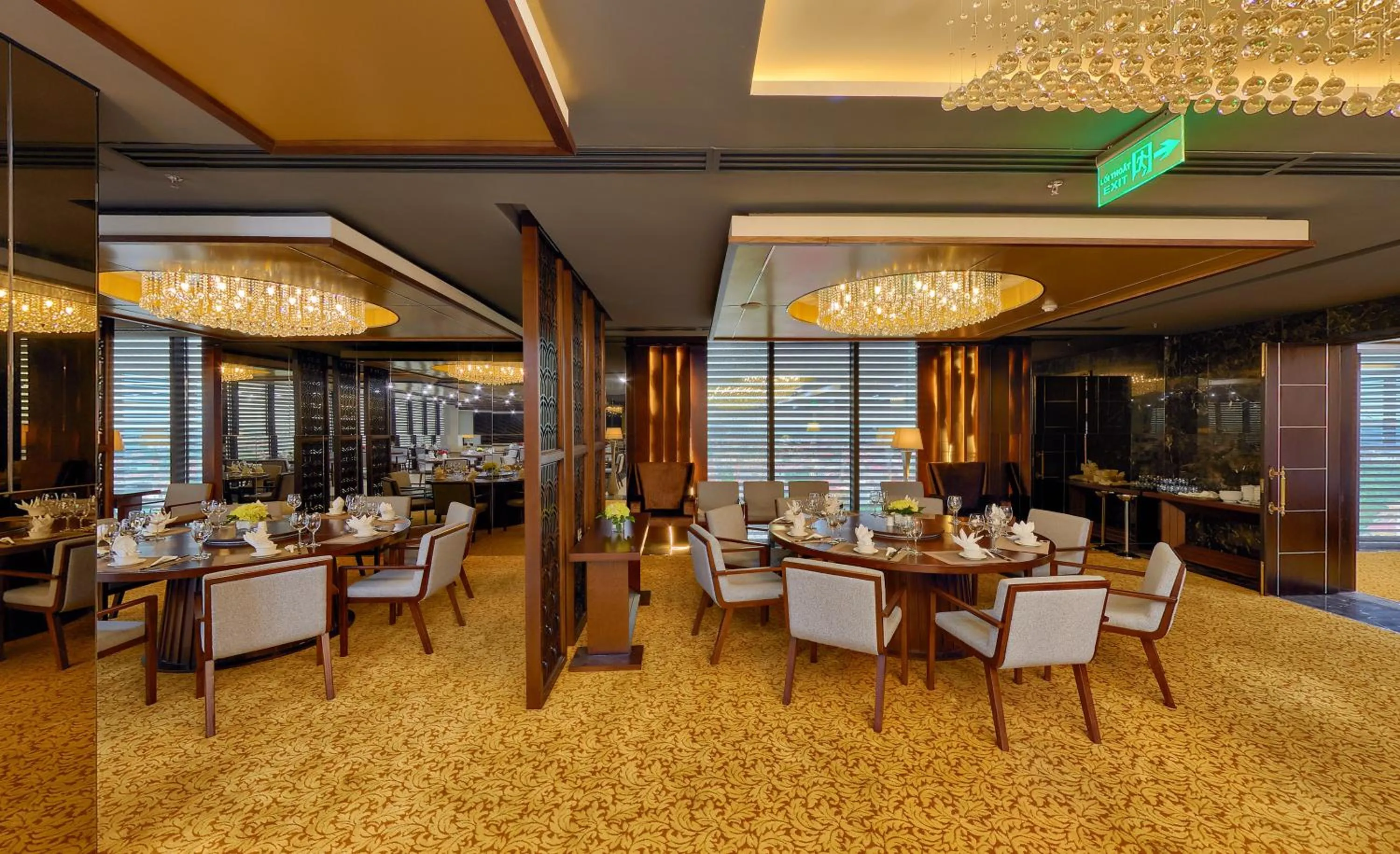 Restaurant/places to eat in Le Indochina Hotel