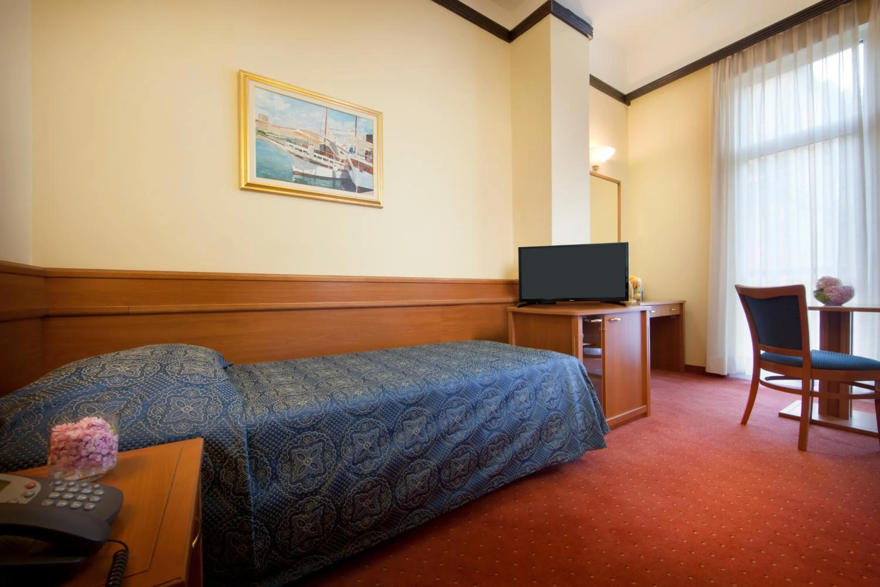 Bedroom, Bed in Hotel Kristal - by Liburnia Hotels & Villas