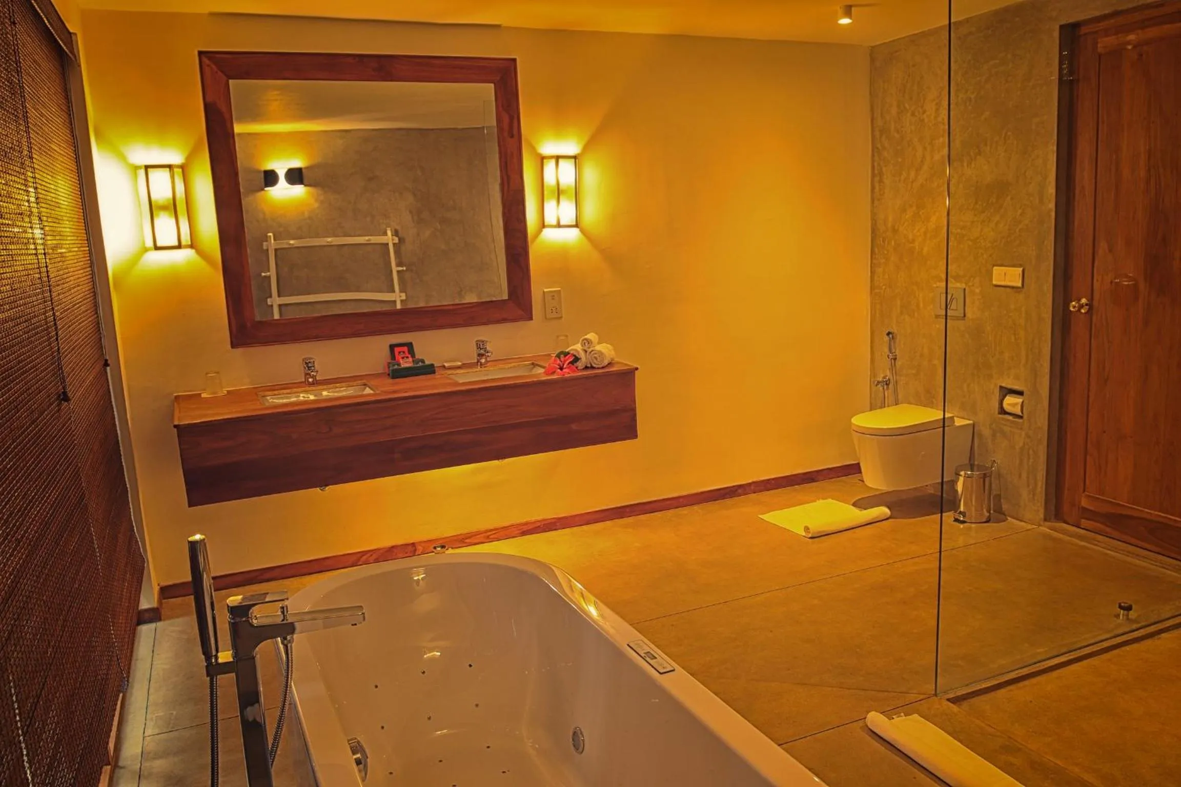 Shower in Kings Pavilion Luxury Hotel