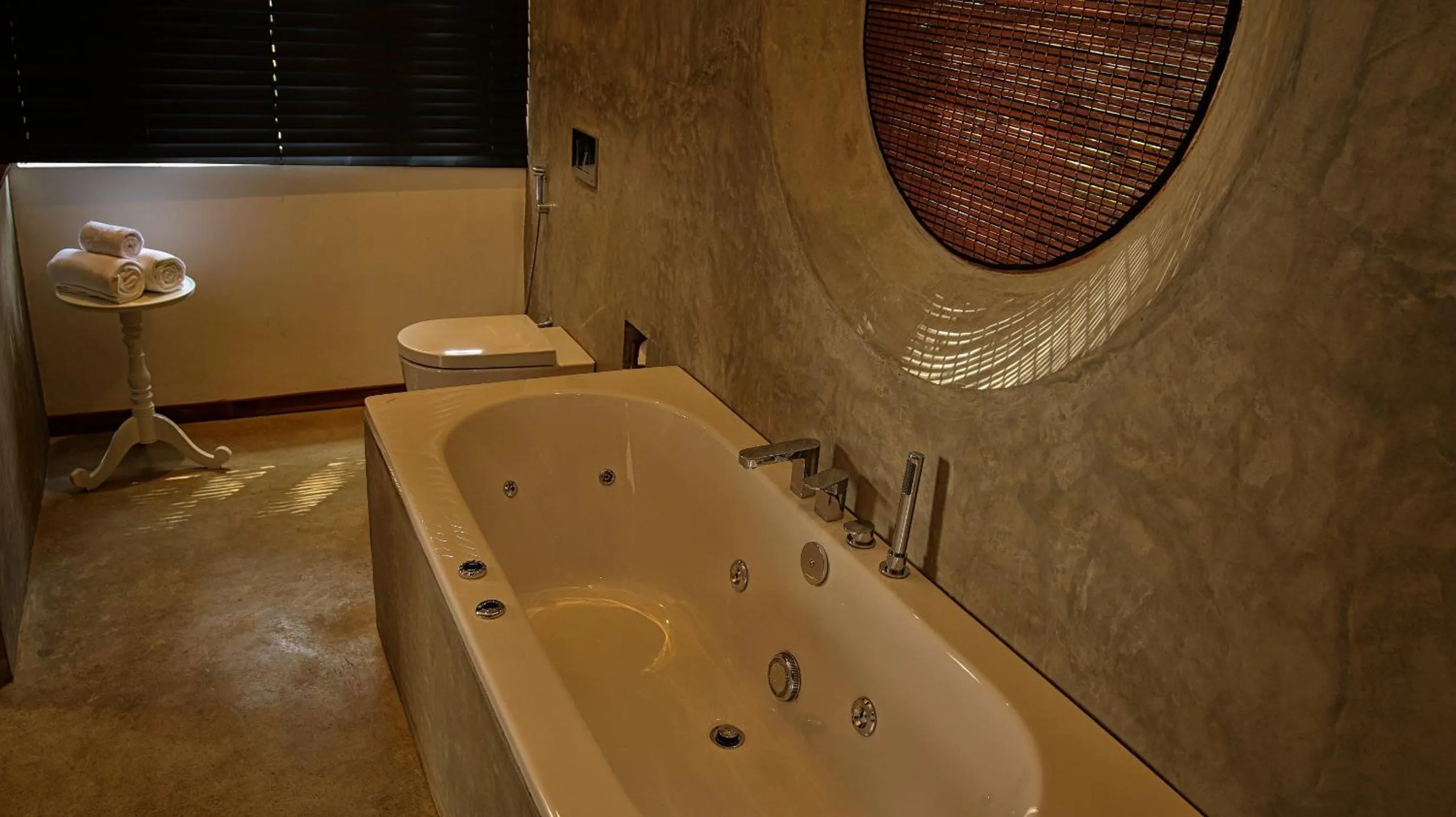 Toilet in Kings Pavilion Luxury Hotel