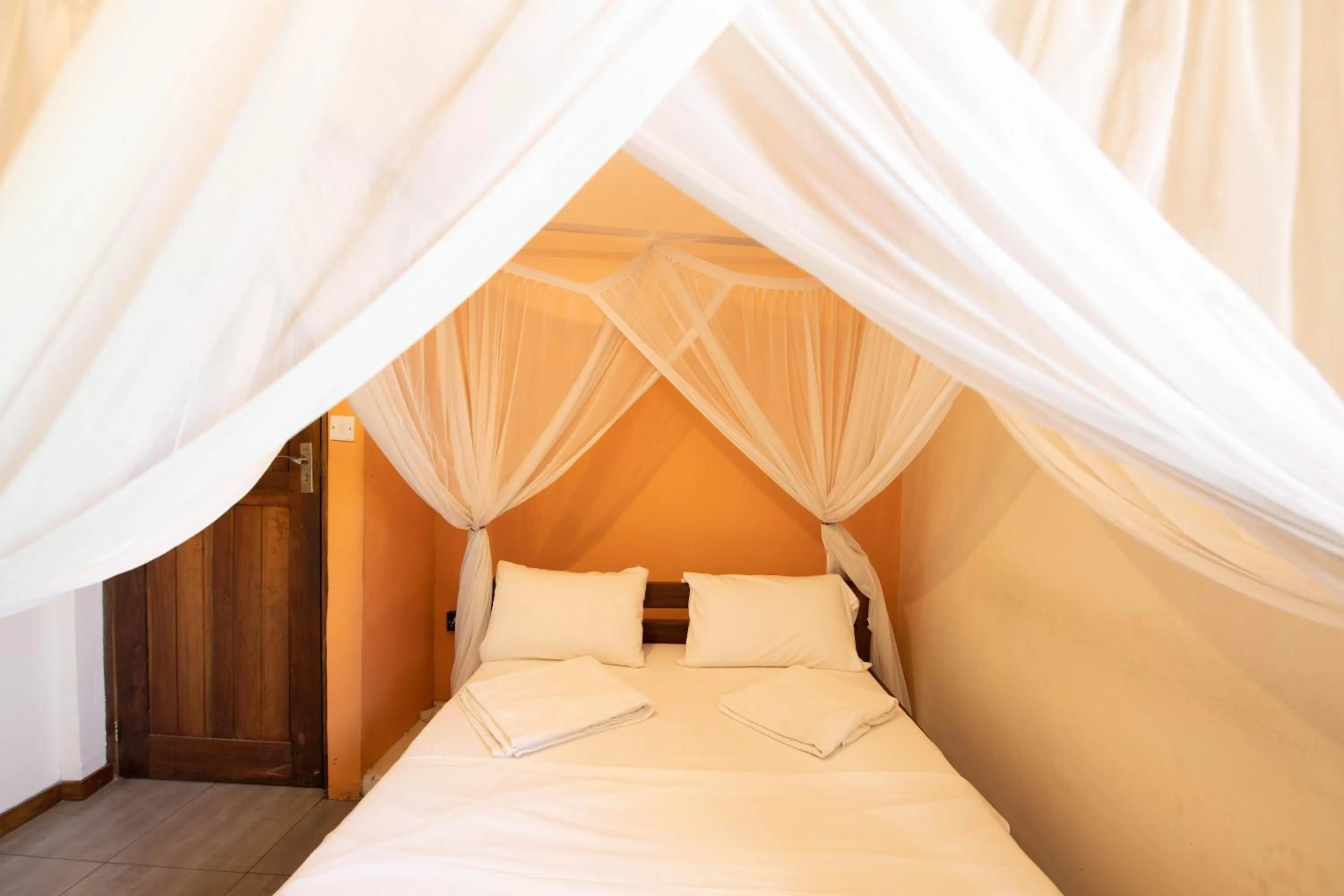 Bedroom, Bed in The Slow Leopard