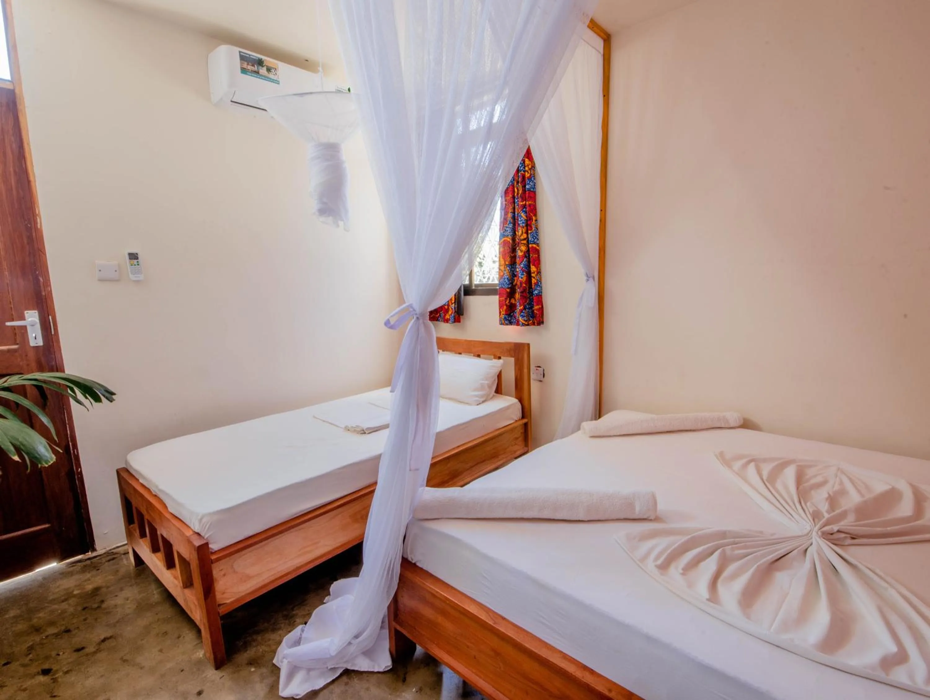 Bedroom, Bed in The Slow Leopard