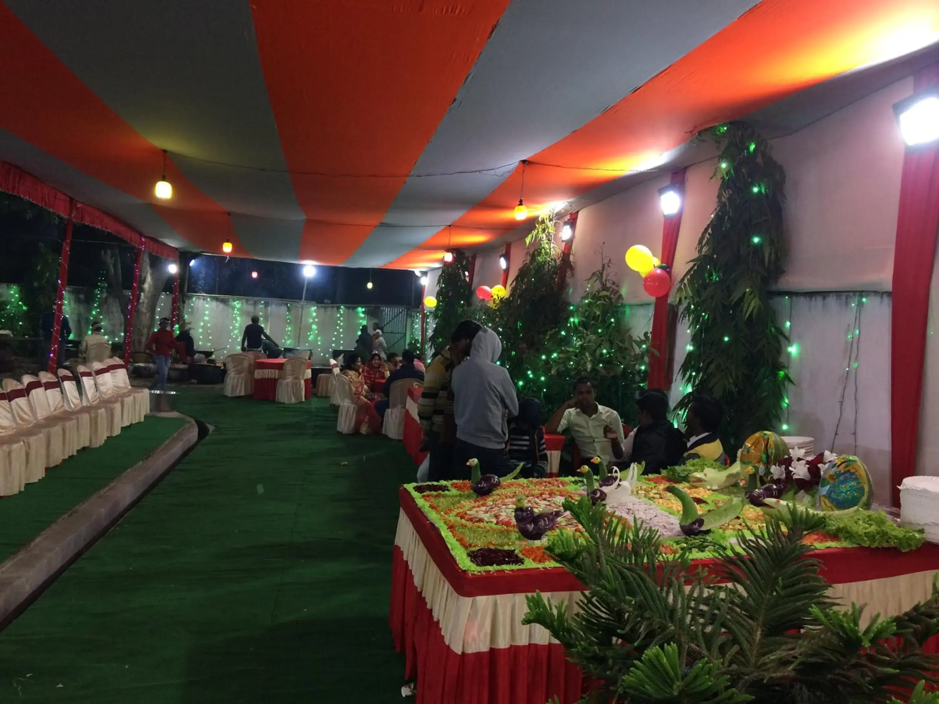 Garden view in Hotel Maurya Vihar Bodhgaya Garden view in Hotel Maurya Vihar Bodhgaya