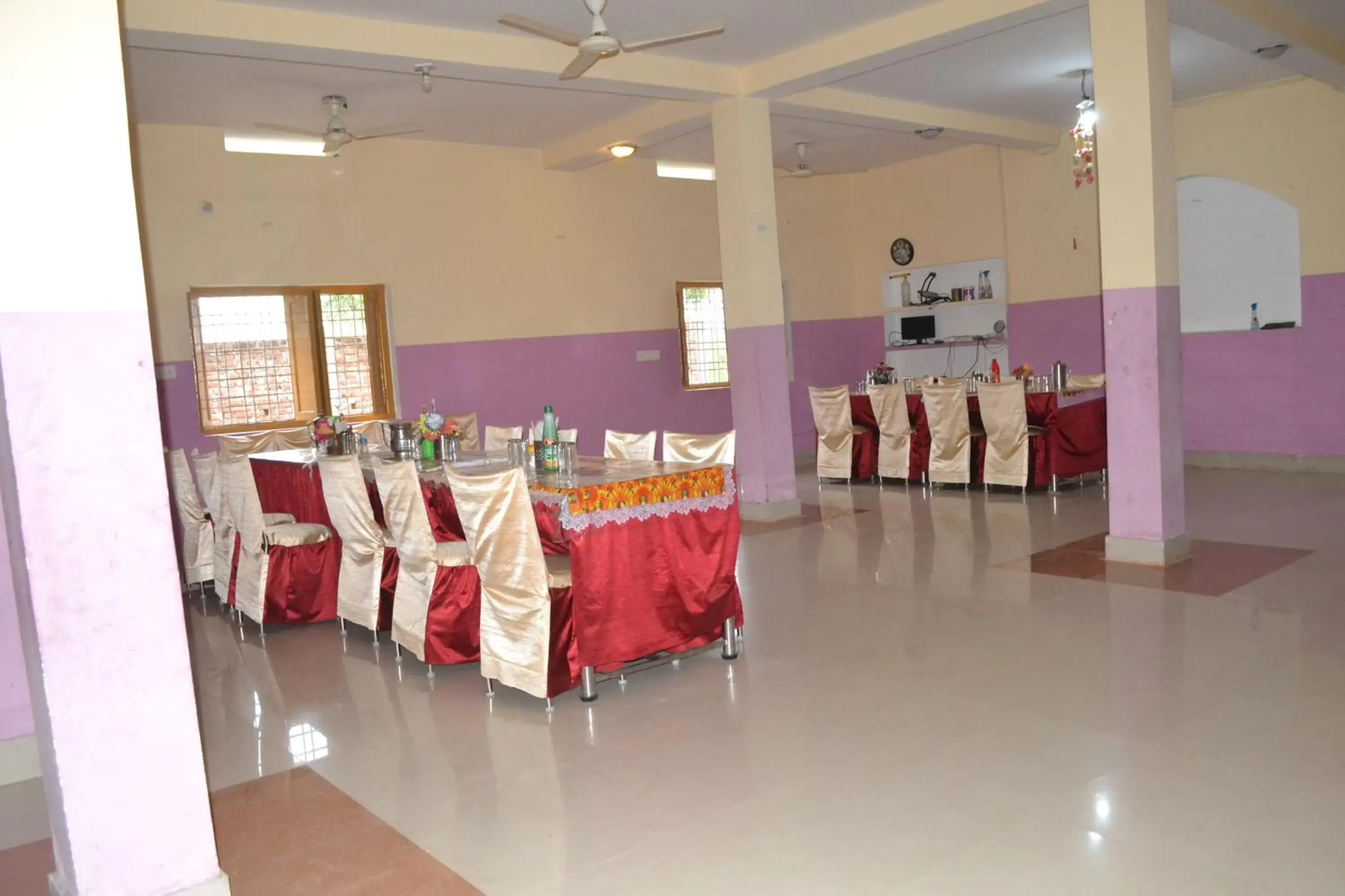Restaurant/places to eat in Hotel Maurya Vihar Bodhgaya Restaurant/places to eat in Hotel Maurya Vihar Bodhgaya