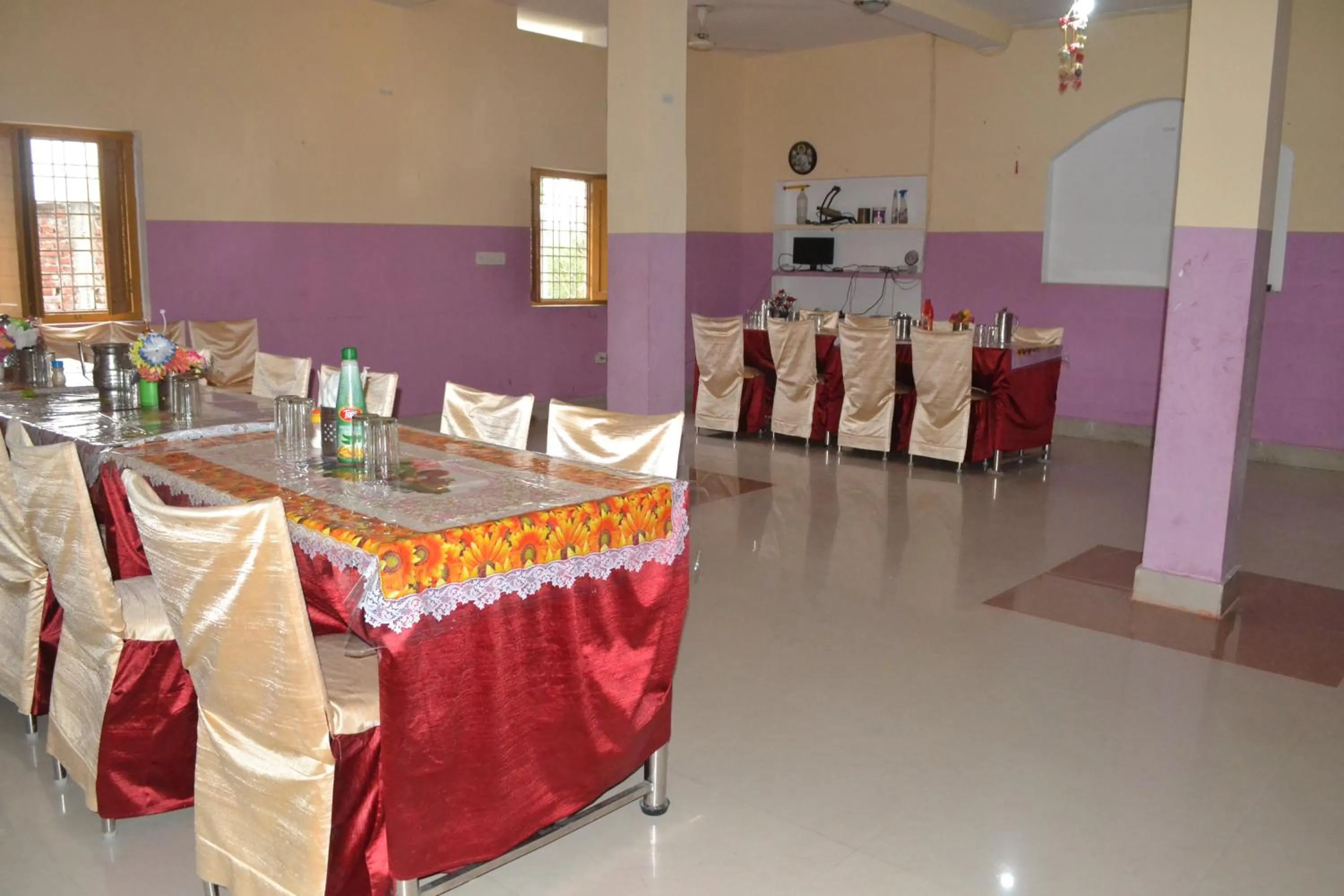 Restaurant/places to eat in Hotel Maurya Vihar Bodhgaya