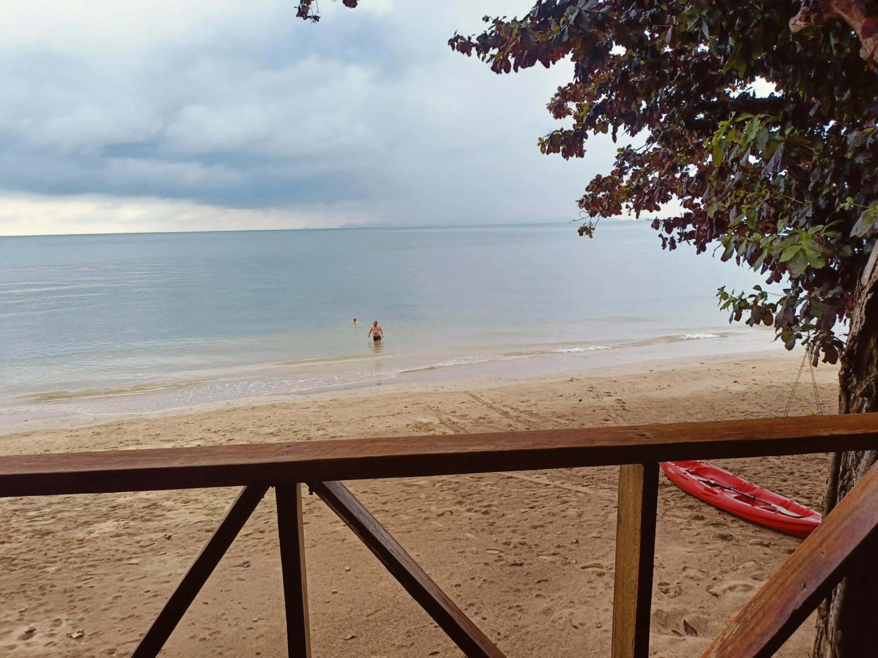 Beach Front Family Room in Kohjum Relax Beach